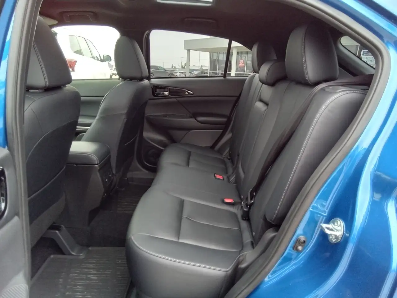 Mitsubishi Eclipse Cross снимка Mitsubishi Eclipse Cross