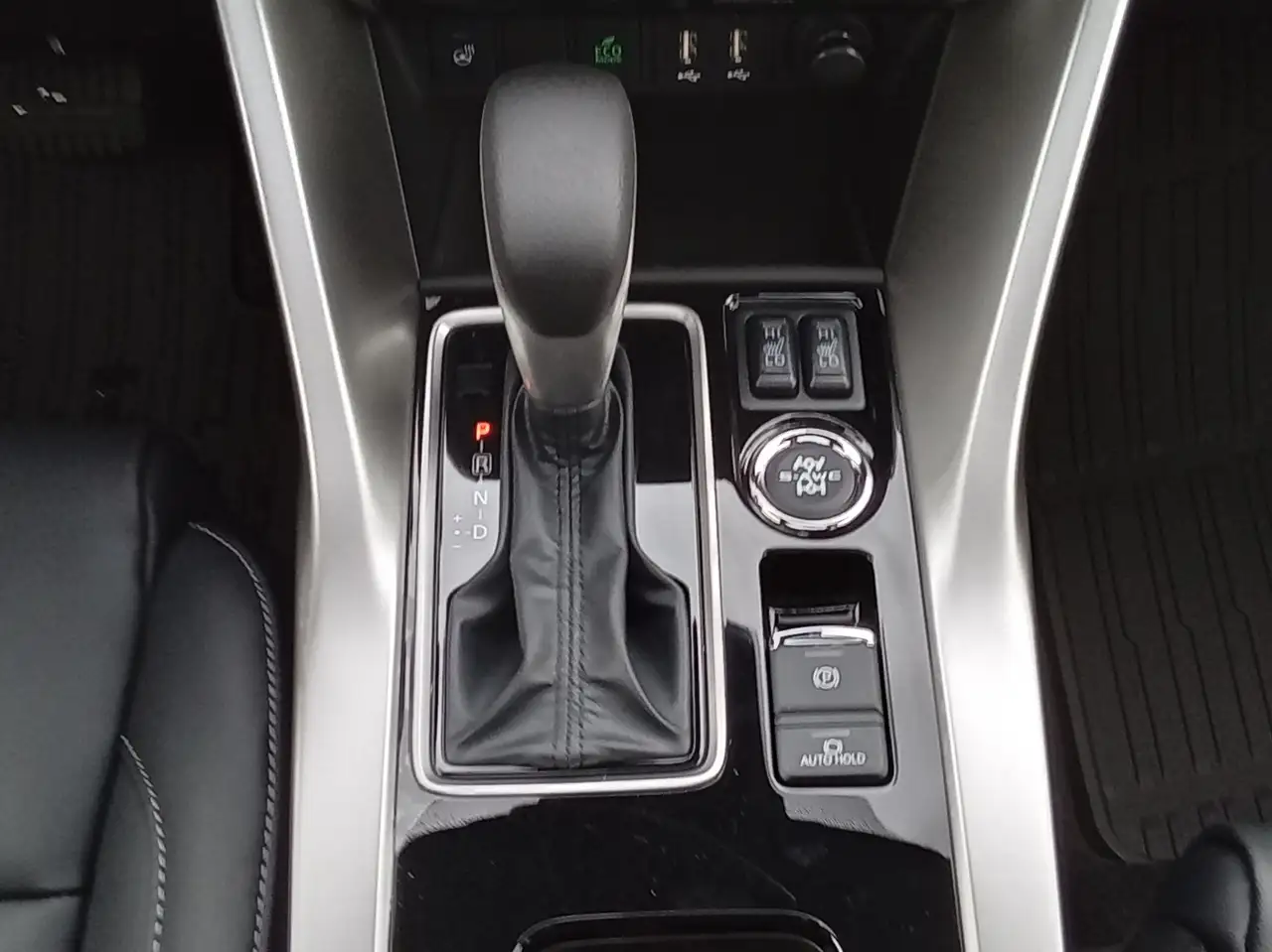 Mitsubishi Eclipse Cross снимка Mitsubishi Eclipse Cross