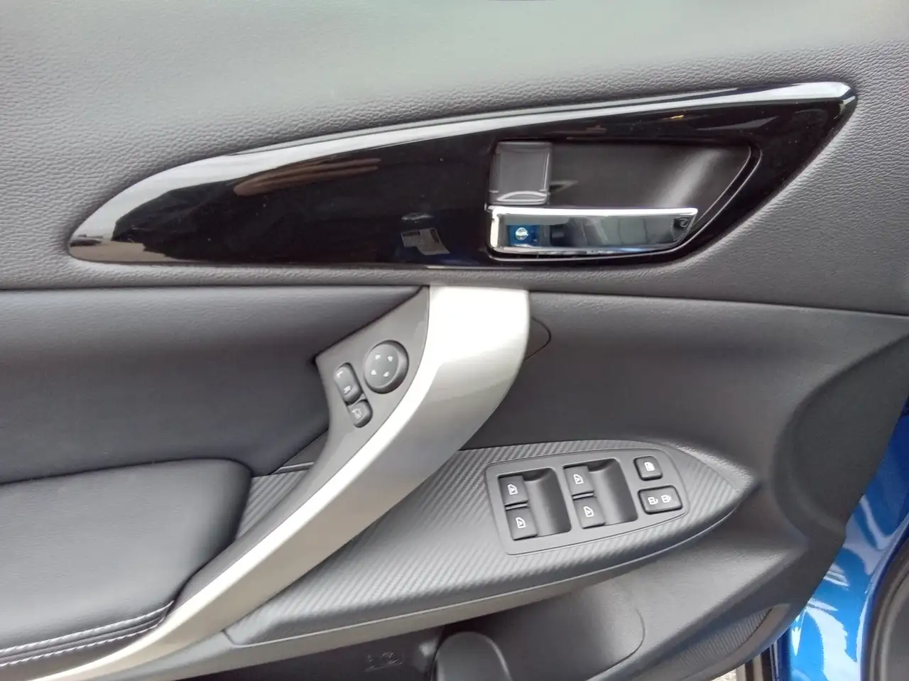 Mitsubishi Eclipse Cross снимка Mitsubishi Eclipse Cross