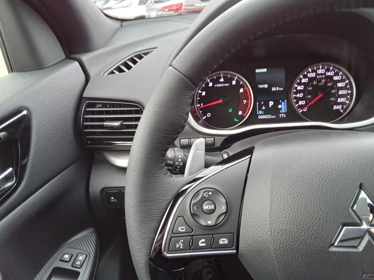 Mitsubishi Eclipse Cross снимка Mitsubishi Eclipse Cross