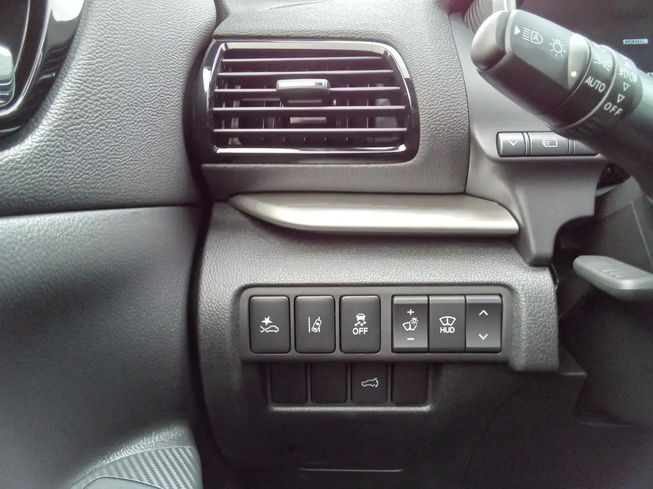Mitsubishi Eclipse Cross снимка Mitsubishi Eclipse Cross