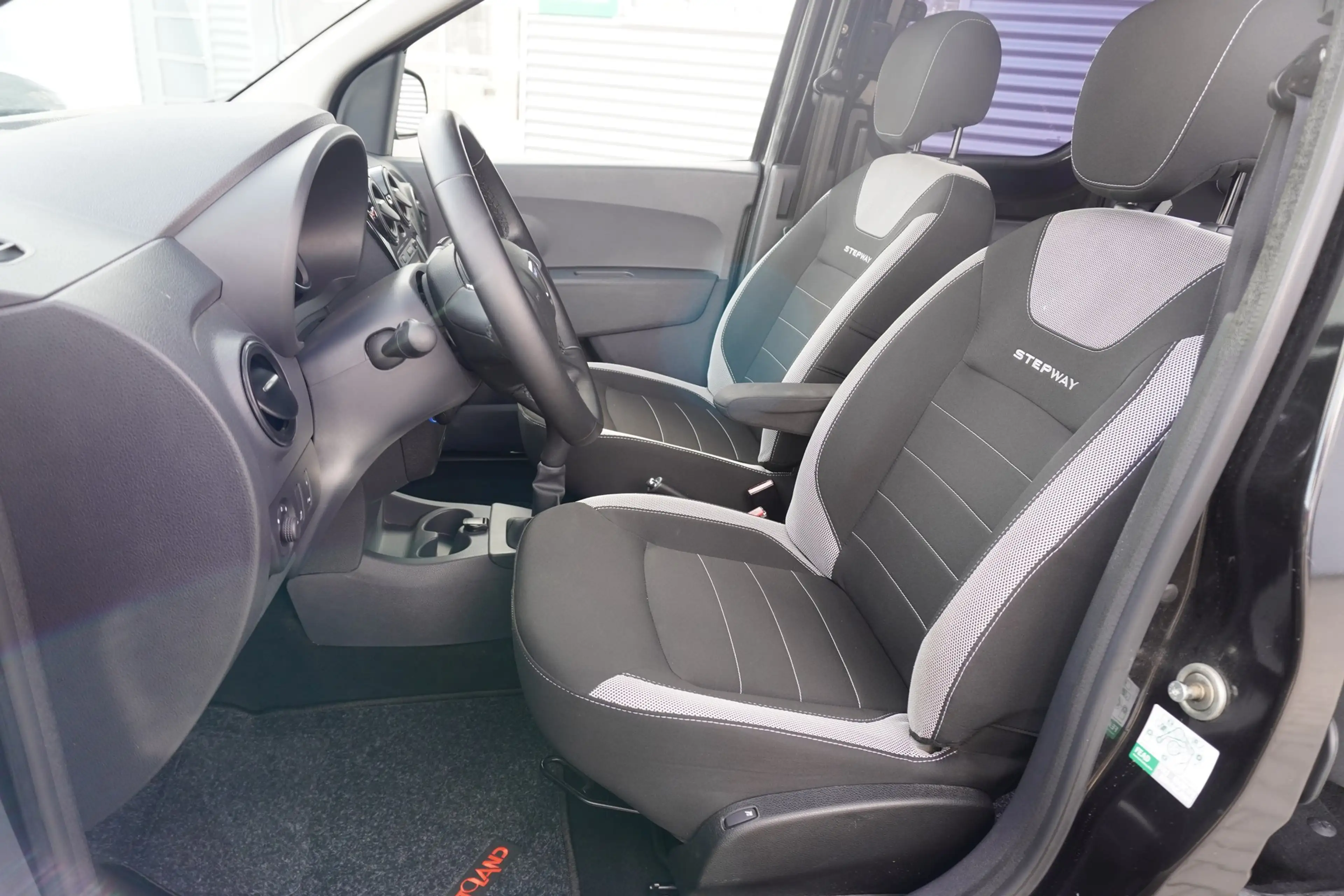 Dacia Dokker Stepway 1.2 TCe 115 Navi Sitzheizung AHK — photo 14
