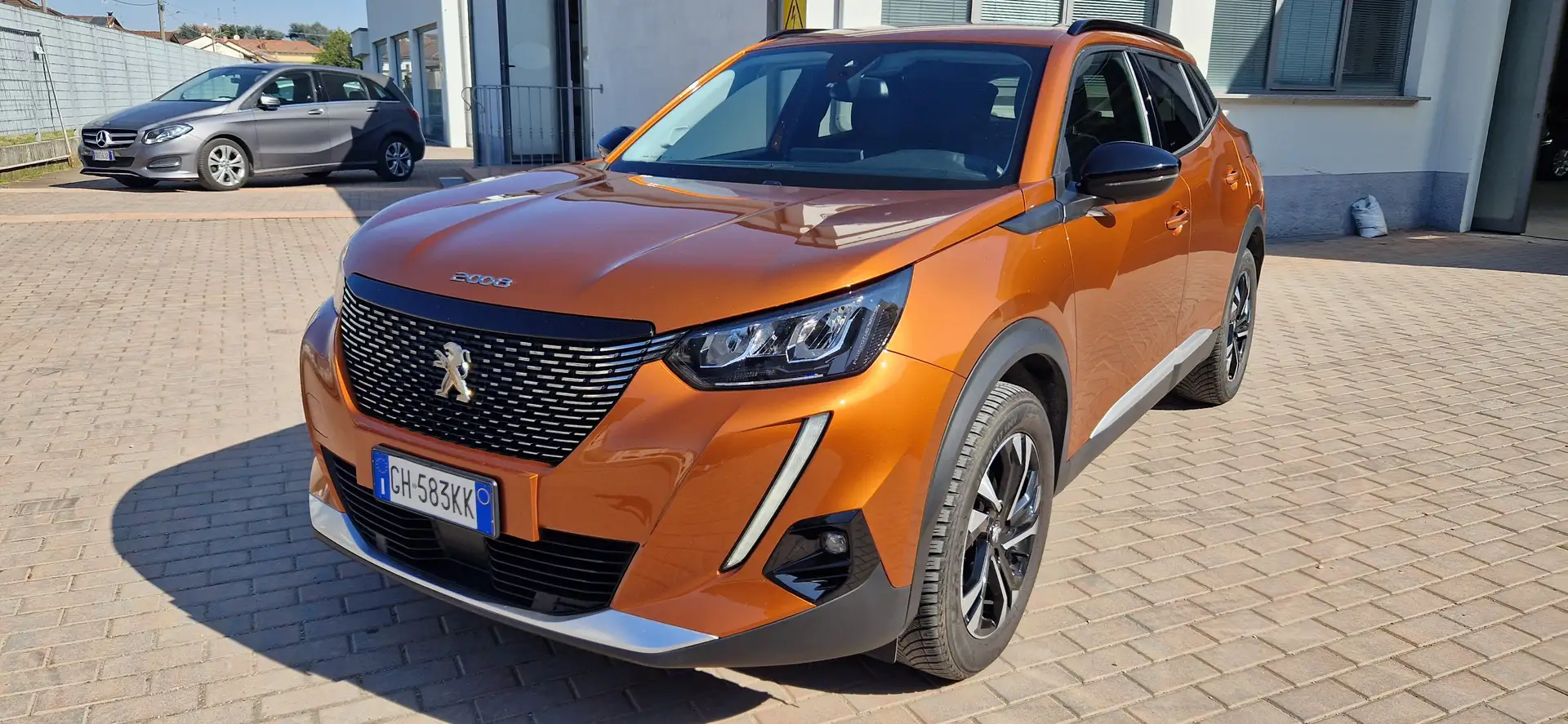 Peugeot 2008 1.2 puretech 130CV Allure s&s eat8 Arancione - 2