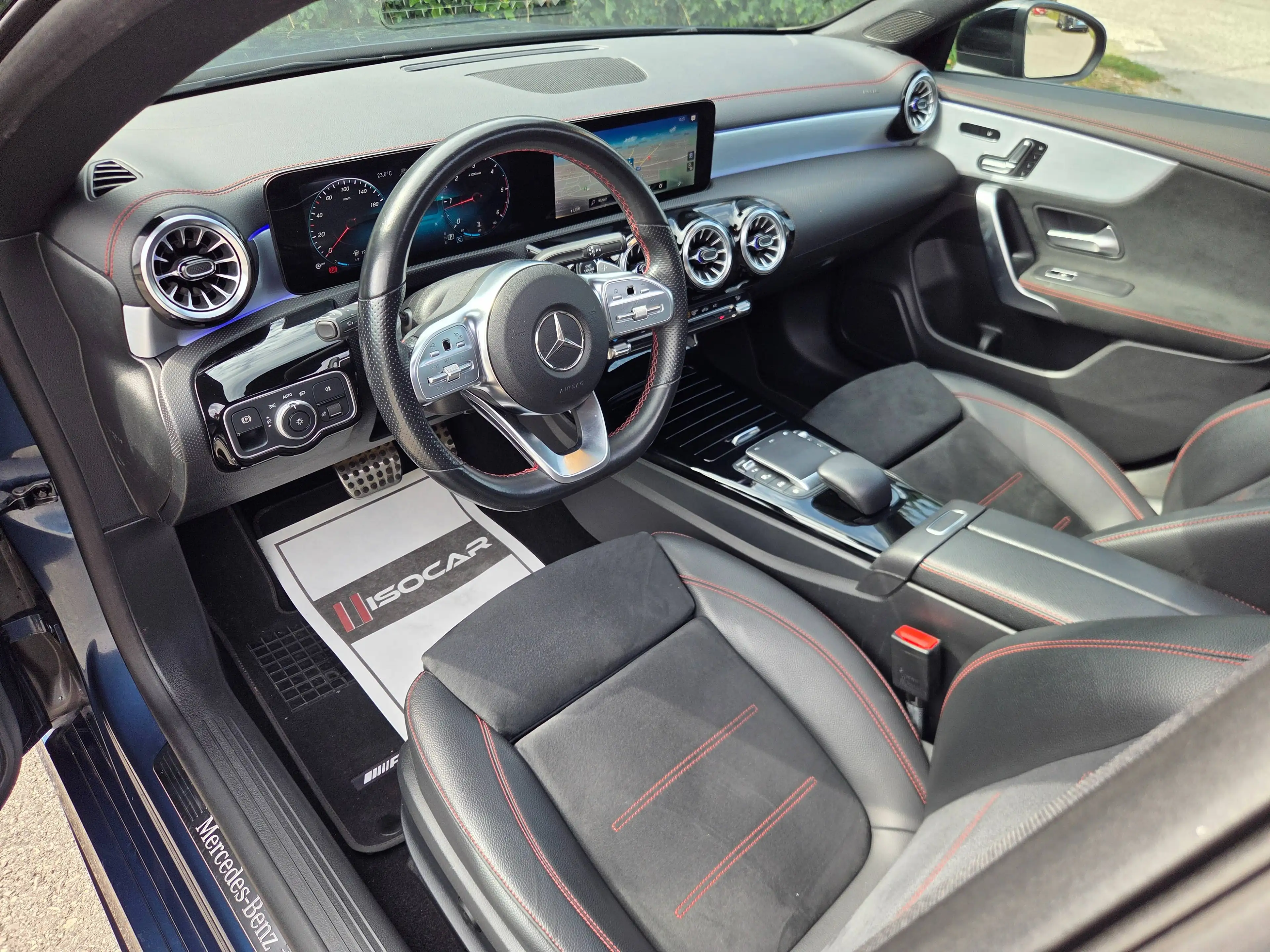 Mercedes-Benz CLA 220 d // AMG-LINE // PANO // SONDERLACK // AMBIENTE // KAMERA // — photo 13