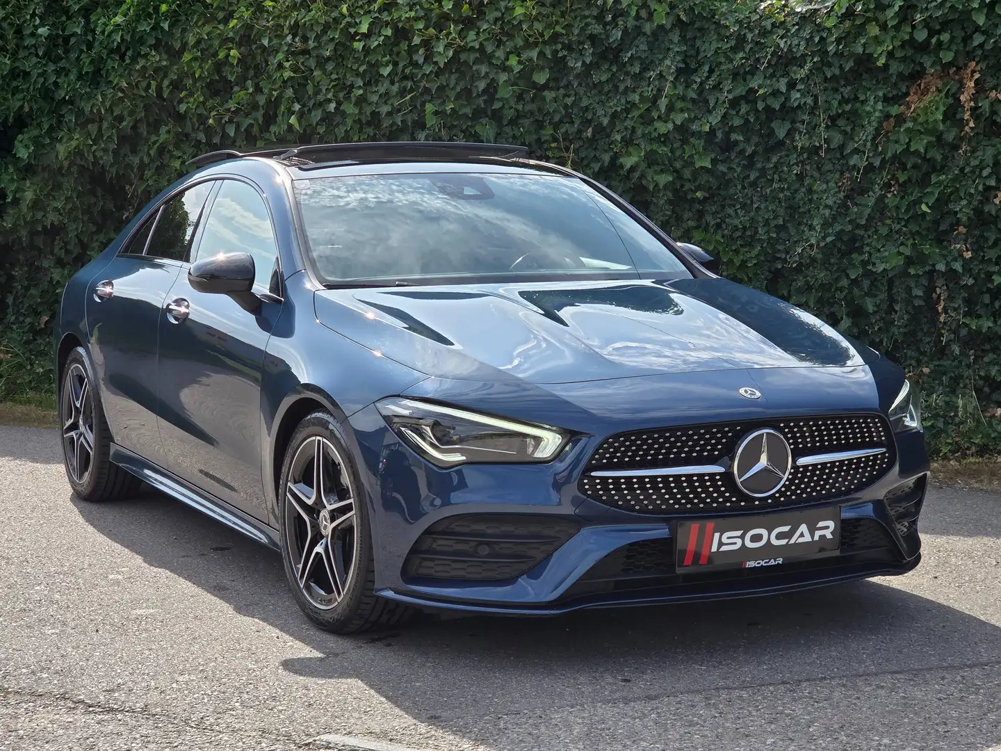 Mercedes-Benz CLA 220 d // AMG-LINE // PANO // SONDERLACK // AMBIENTE // KAMERA // Blau - 1