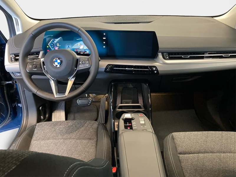 BMW 218 — photo 9