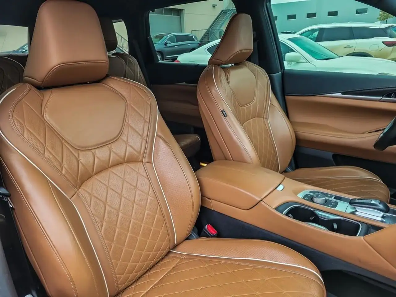 Infiniti QX60 снимка Infiniti QX60