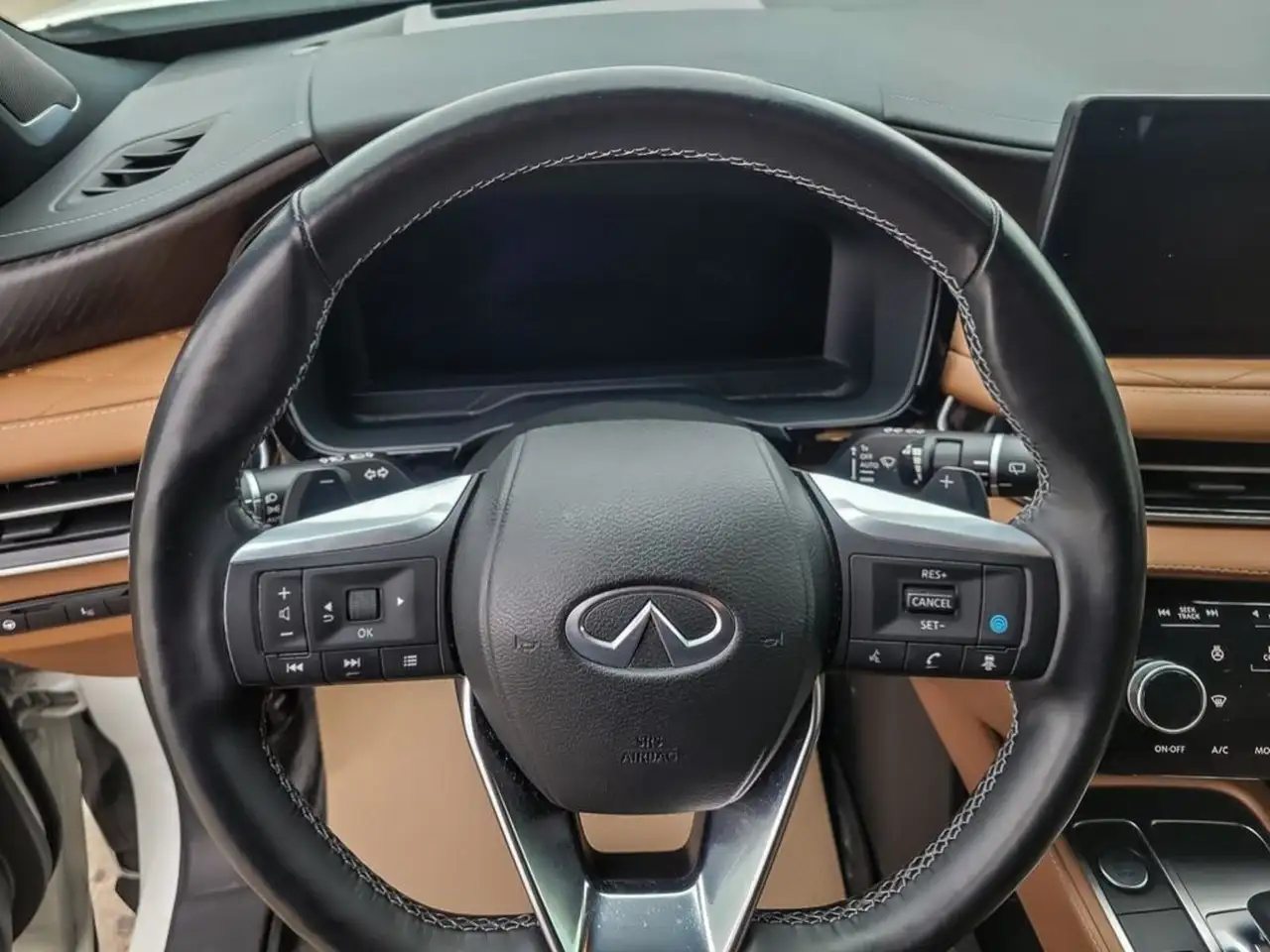 Infiniti QX60 снимка Infiniti QX60