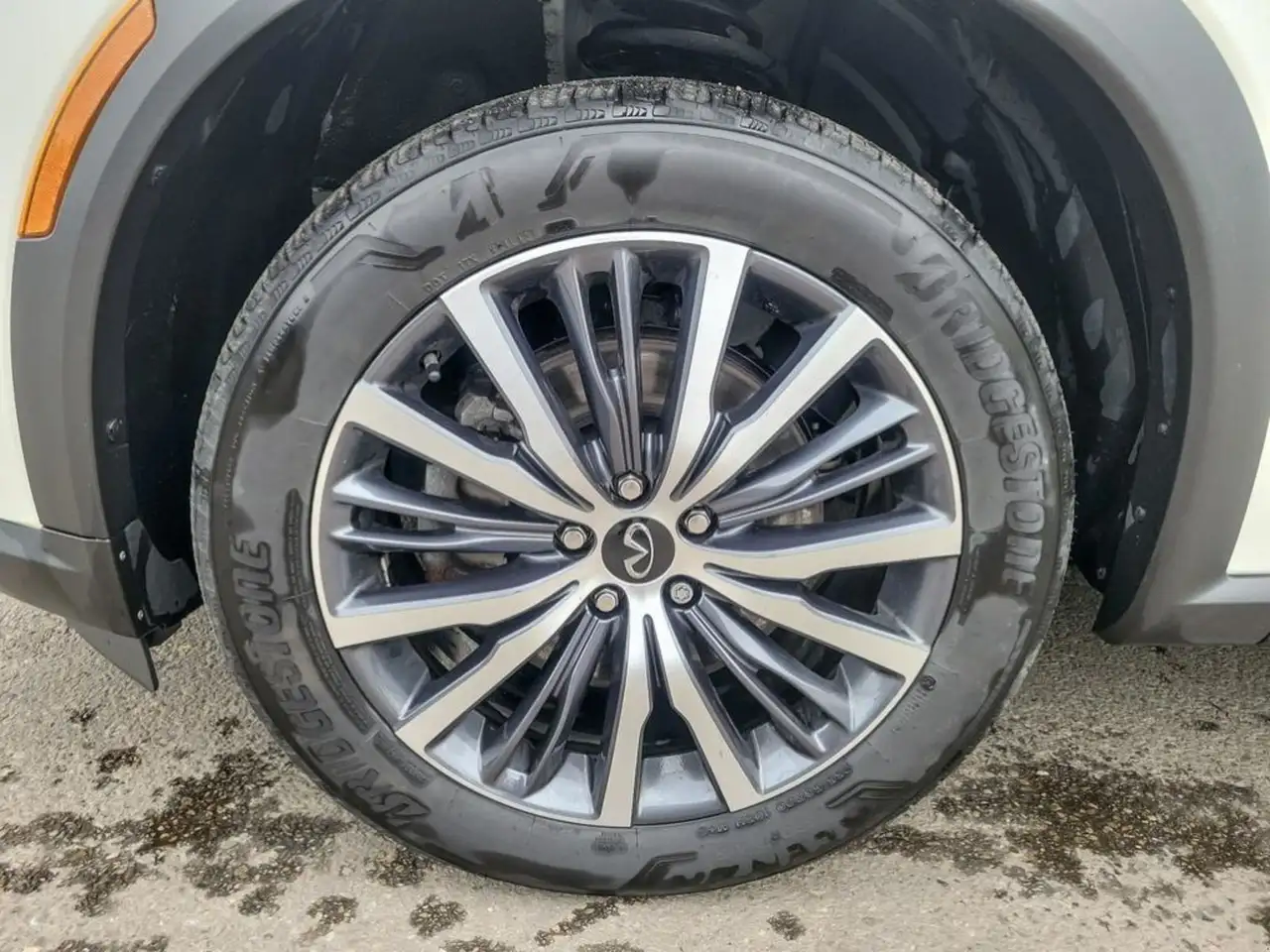 Infiniti QX60 снимка Infiniti QX60