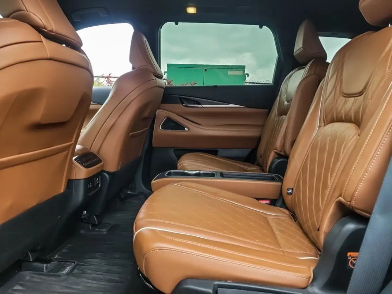 Infiniti QX60 снимка Infiniti QX60