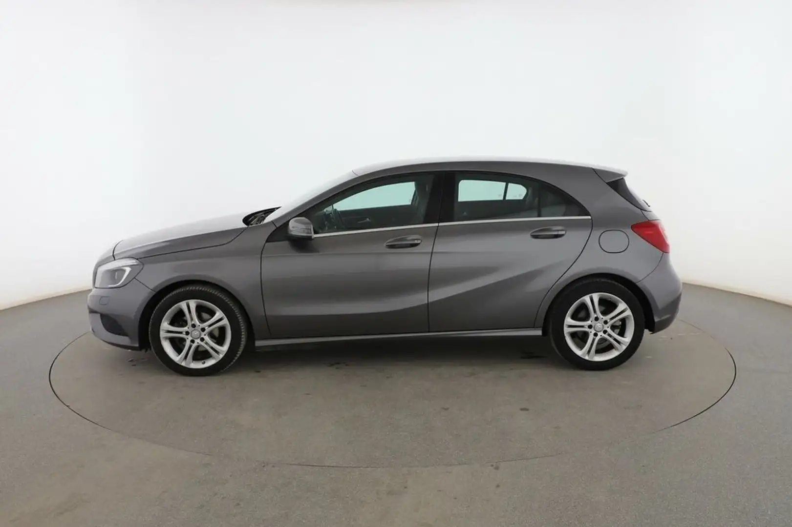 Mercedes-Benz A 180 CDI BlueEfficiency Urban Gris - 2