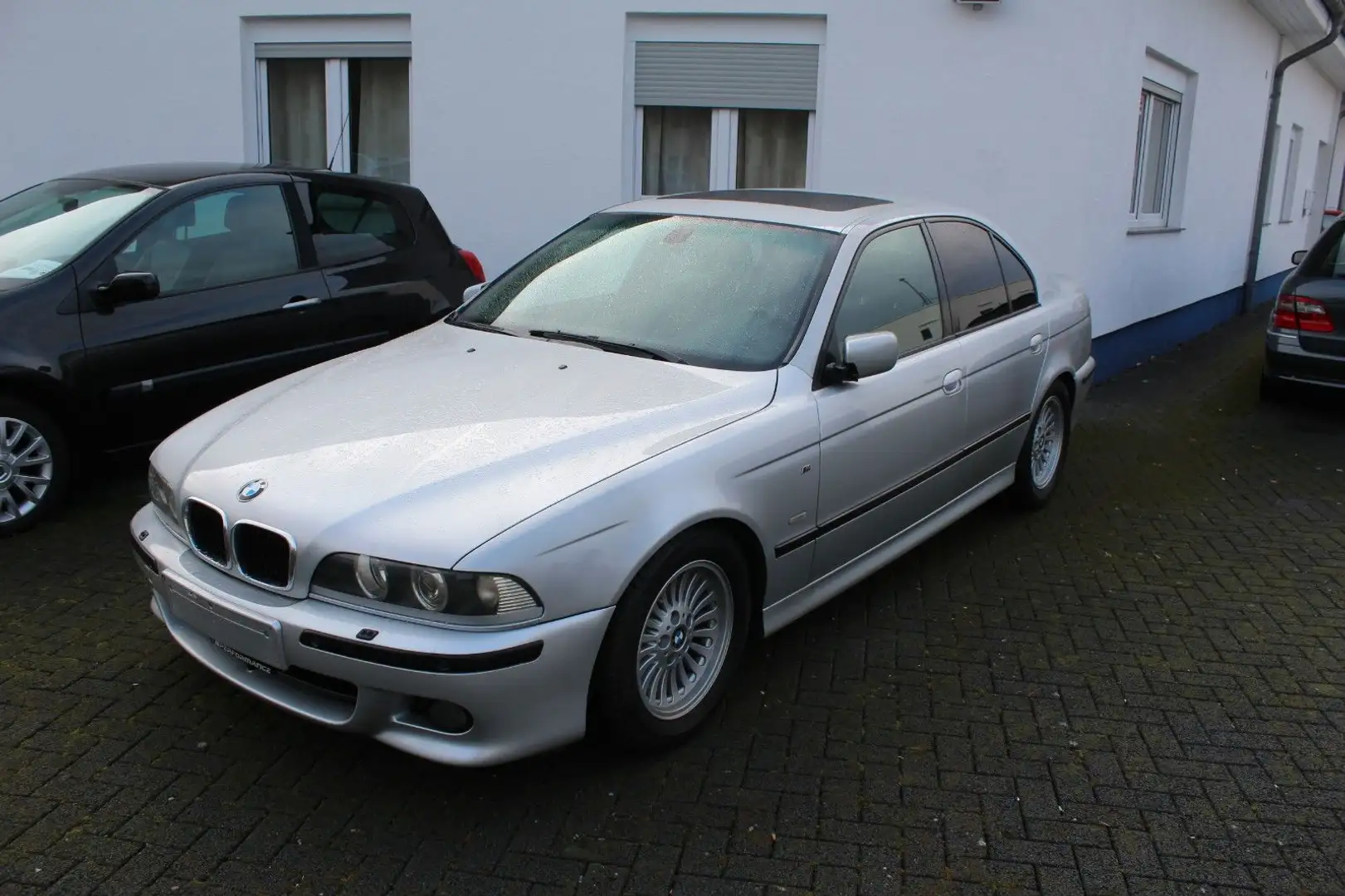 BMW 530 Baureihe 5 Lim. 530d Vollausstattung mit M-Paket Silber - 1