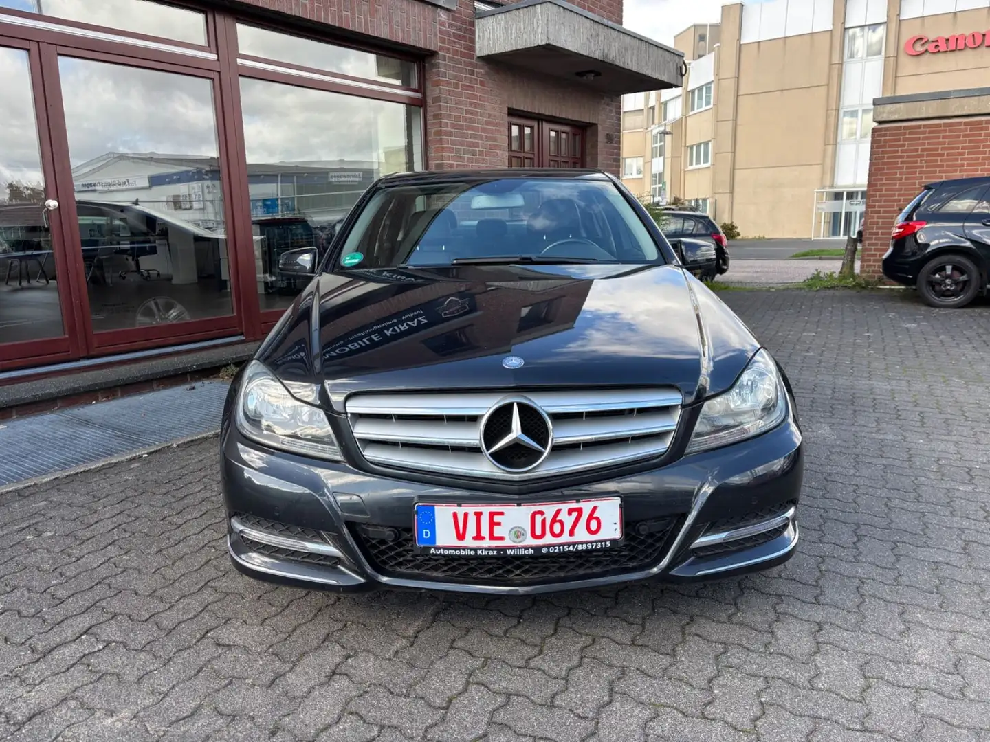 Mercedes-Benz C 180 CGI BlueEfficiency TÜV NEU PDC SHZ TEMP Schwarz - 2