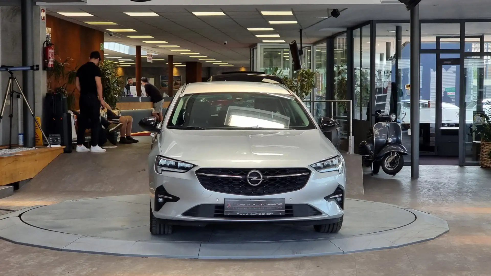Opel Insignia ST 1,5CDTI DVH Edition Aut. *Spurhalteass.*Fernlic Grau - 2