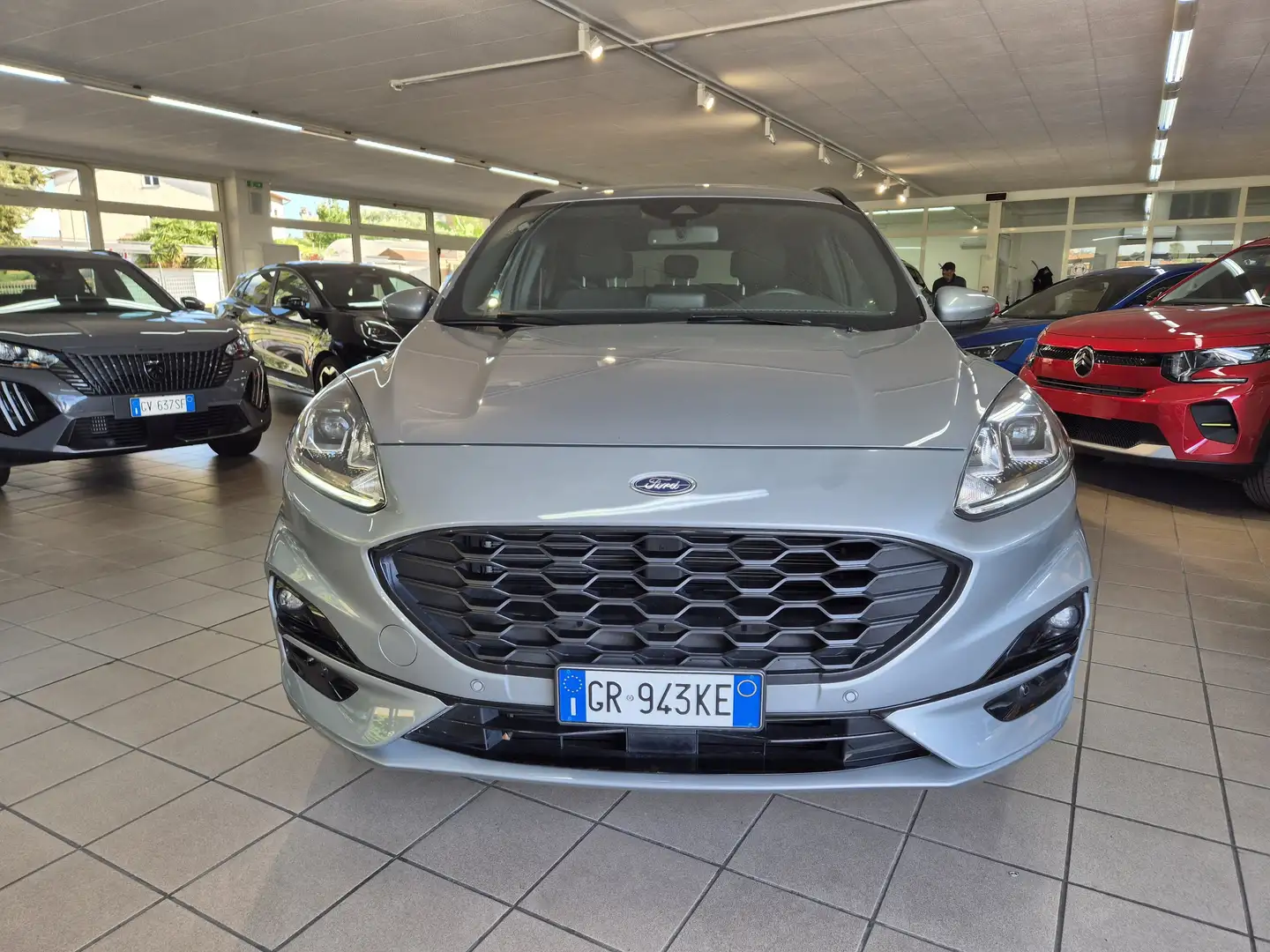 Ford Kuga Kuga 1.5 ecoboost ST-Line 2wd 150cv Plateado - 2