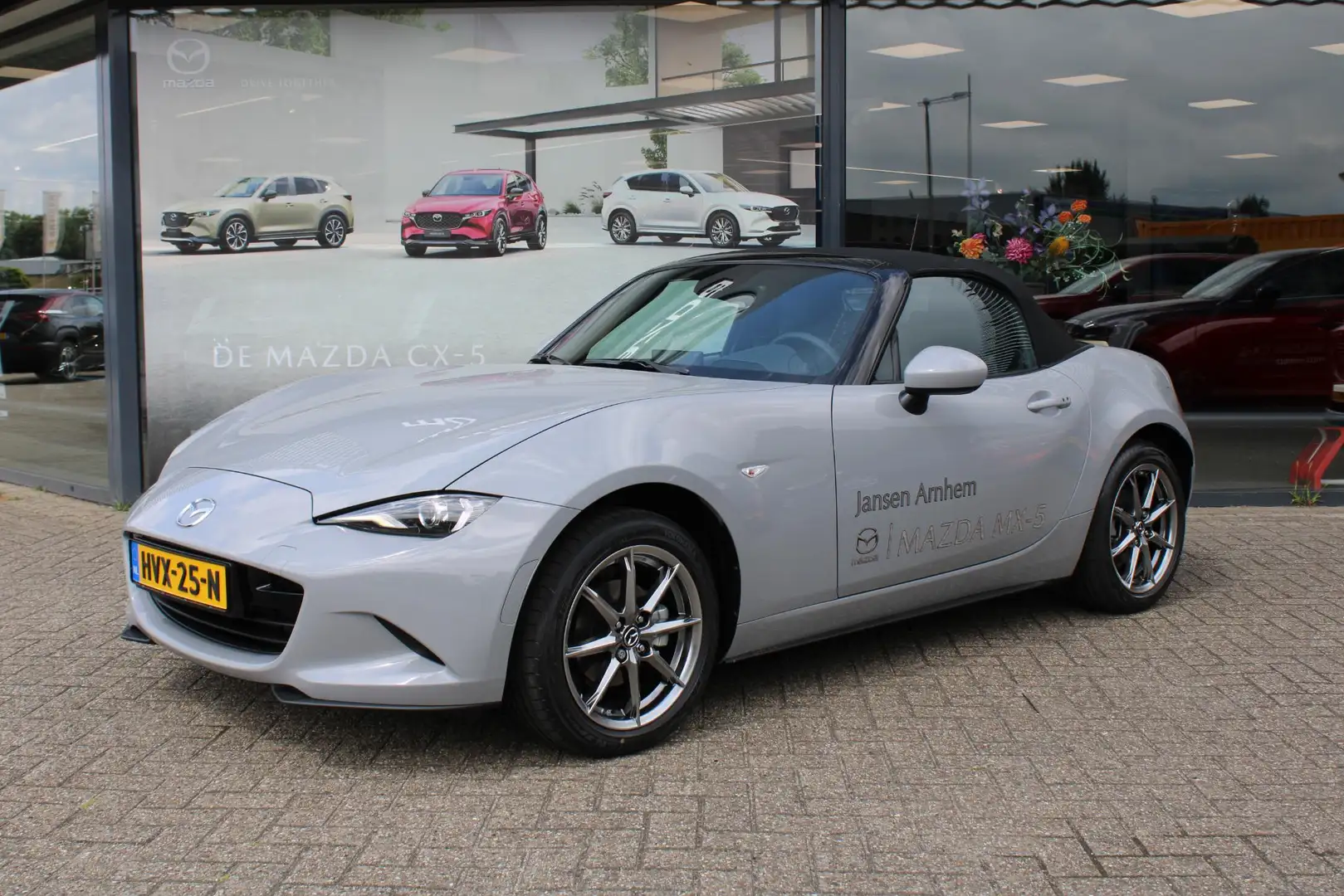 Mazda MX-5 1.5 SkyActiv-G 132 Exclusive-Line Demovoordeel € 6 Grijs - 2