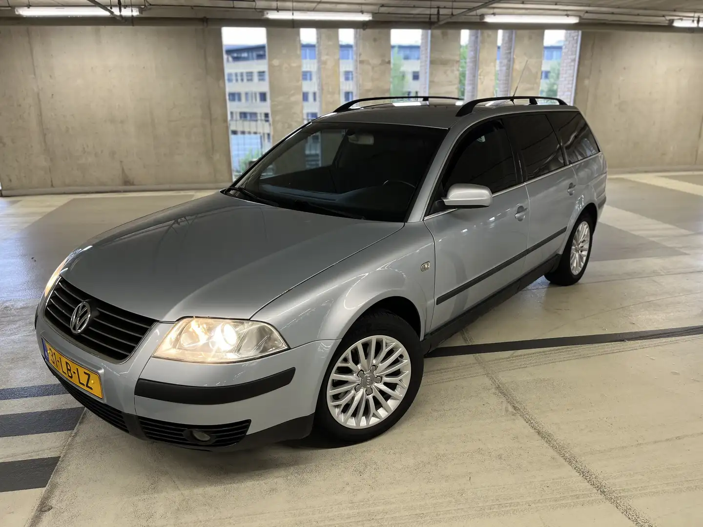 Volkswagen Passat 1.8 Turbo Blauw - 1