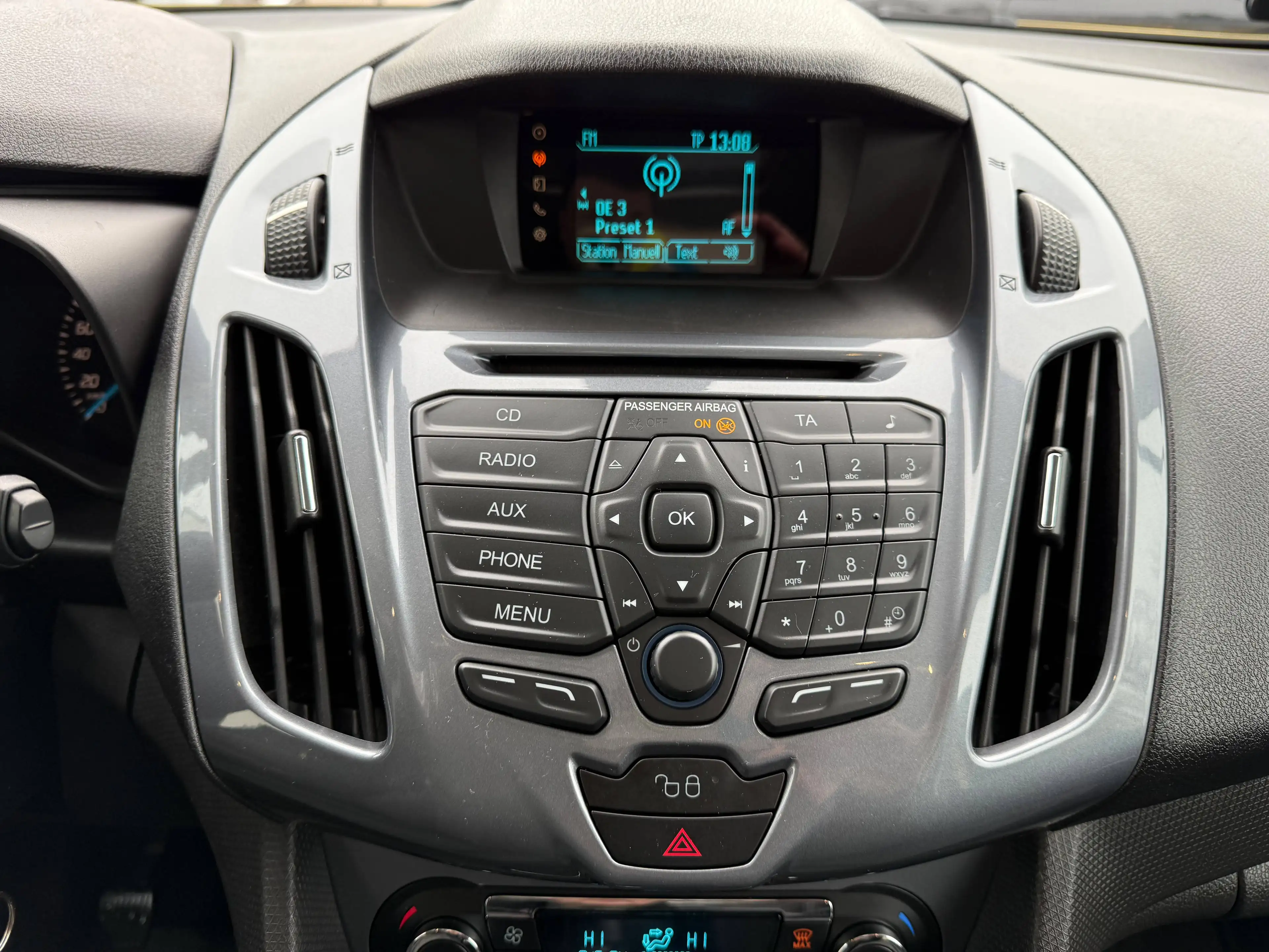 Ford Tourneo Connect Titanium //PANORAMADACH// — photo 14