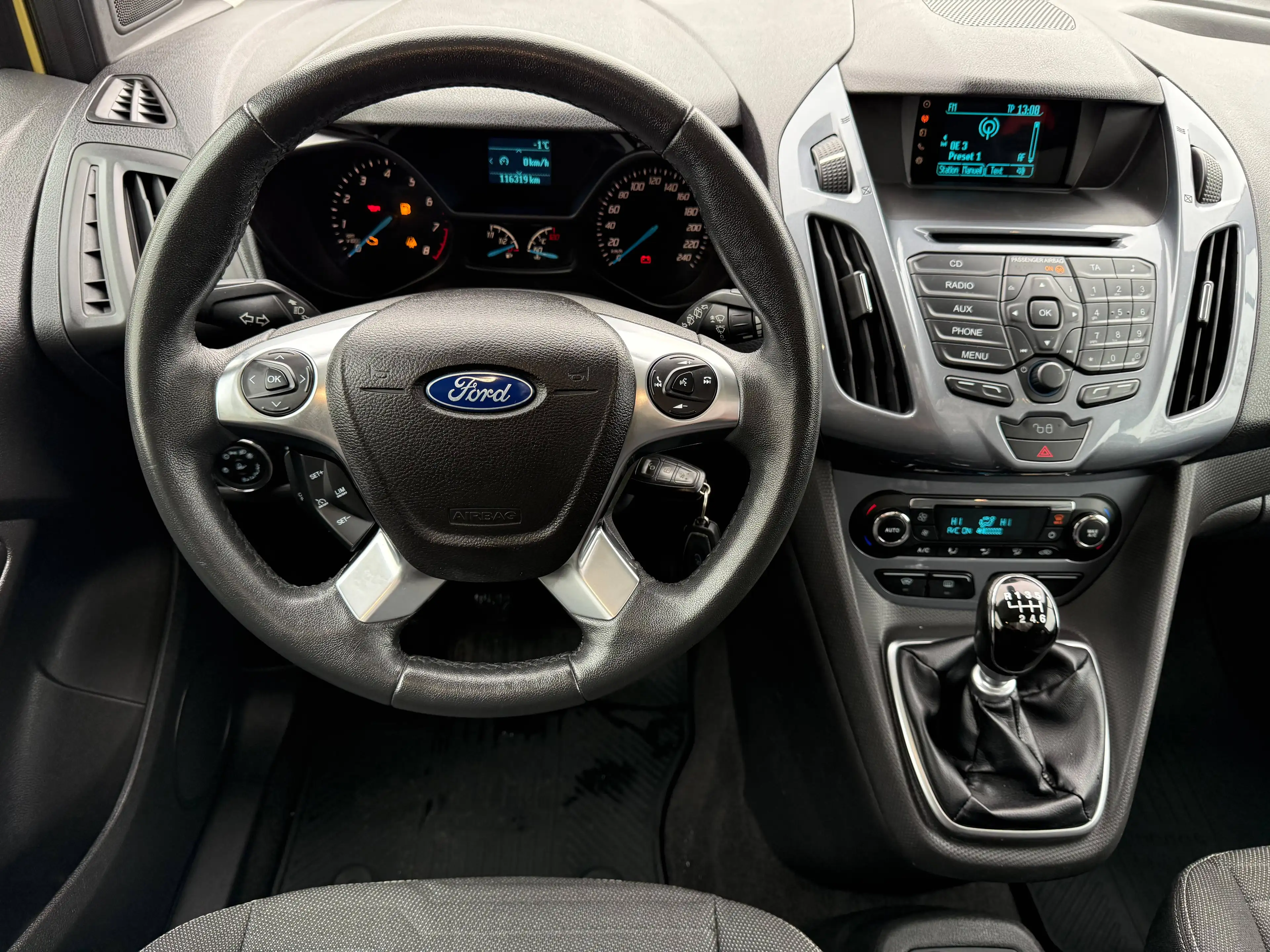 Ford Tourneo Connect Titanium //PANORAMADACH// — photo 13