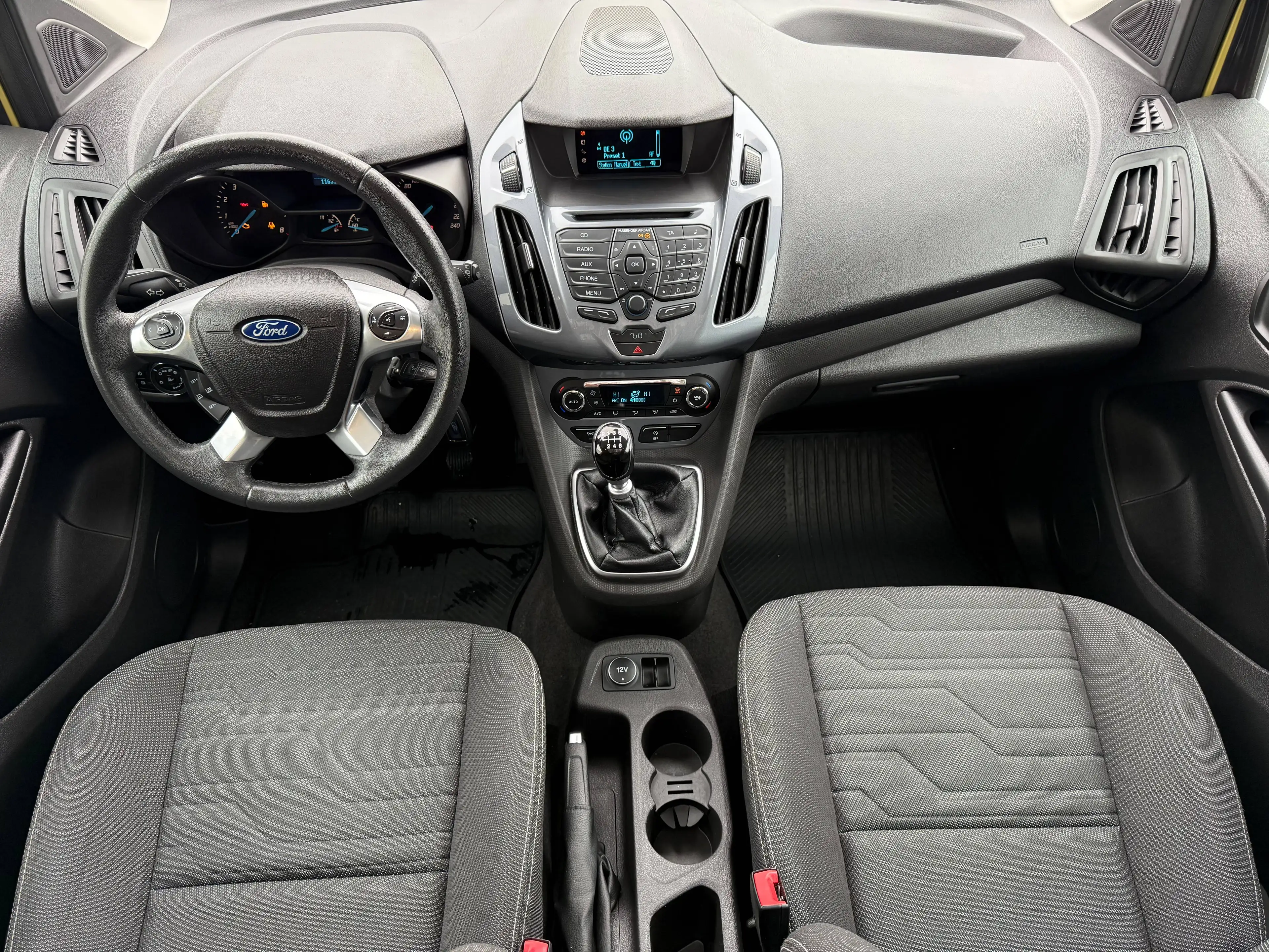 Ford Tourneo Connect Titanium //PANORAMADACH// — photo 10