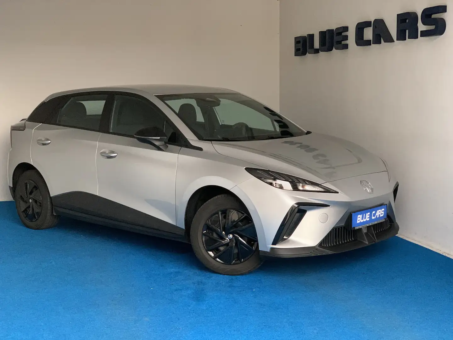 MG MG4 51kWh/ACC/DAB/Klima/LED/Apple/Keyless Argent - 1