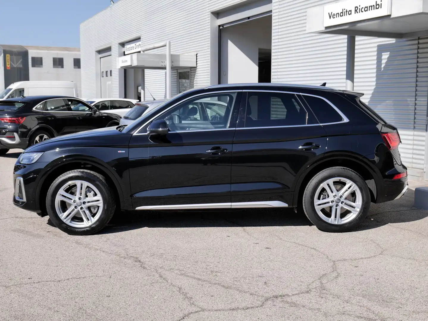 Audi Q5 2.0 (40) Tdi Quattro 204cv S-tronic S-line Plus Nero - 2