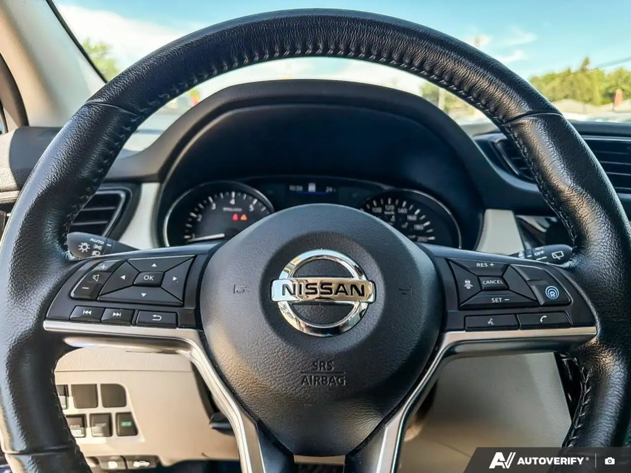 Nissan Qashqai снимка Nissan Qashqai