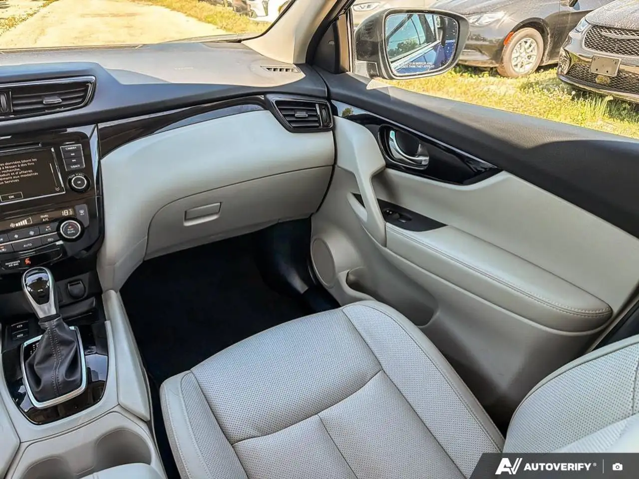Nissan Qashqai снимка Nissan Qashqai