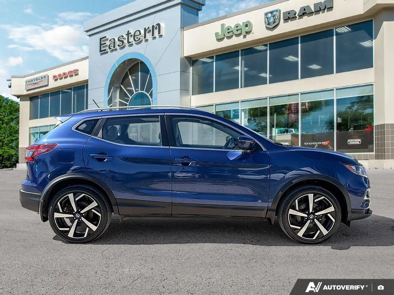 Nissan Qashqai снимка Nissan Qashqai