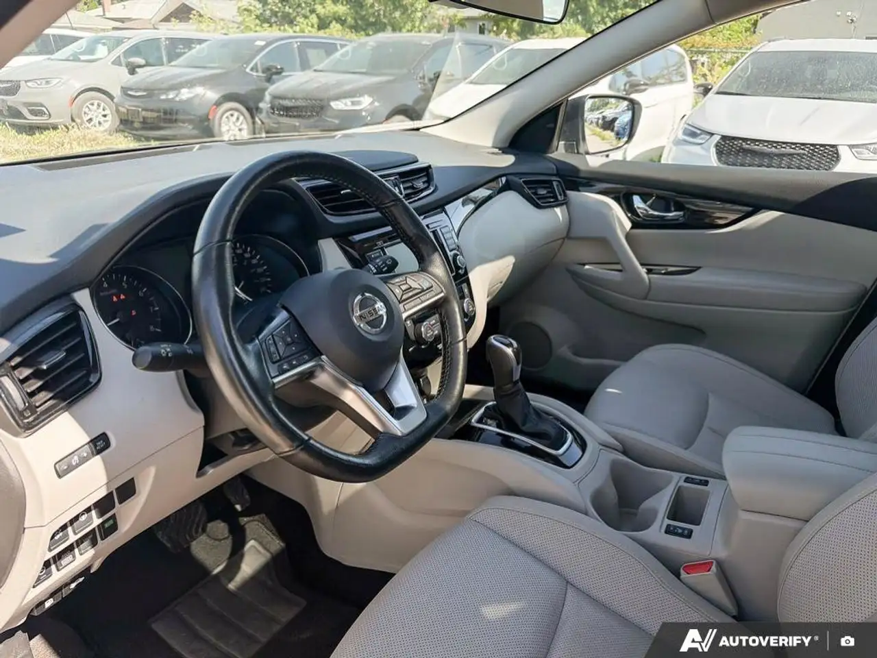 Nissan Qashqai снимка Nissan Qashqai