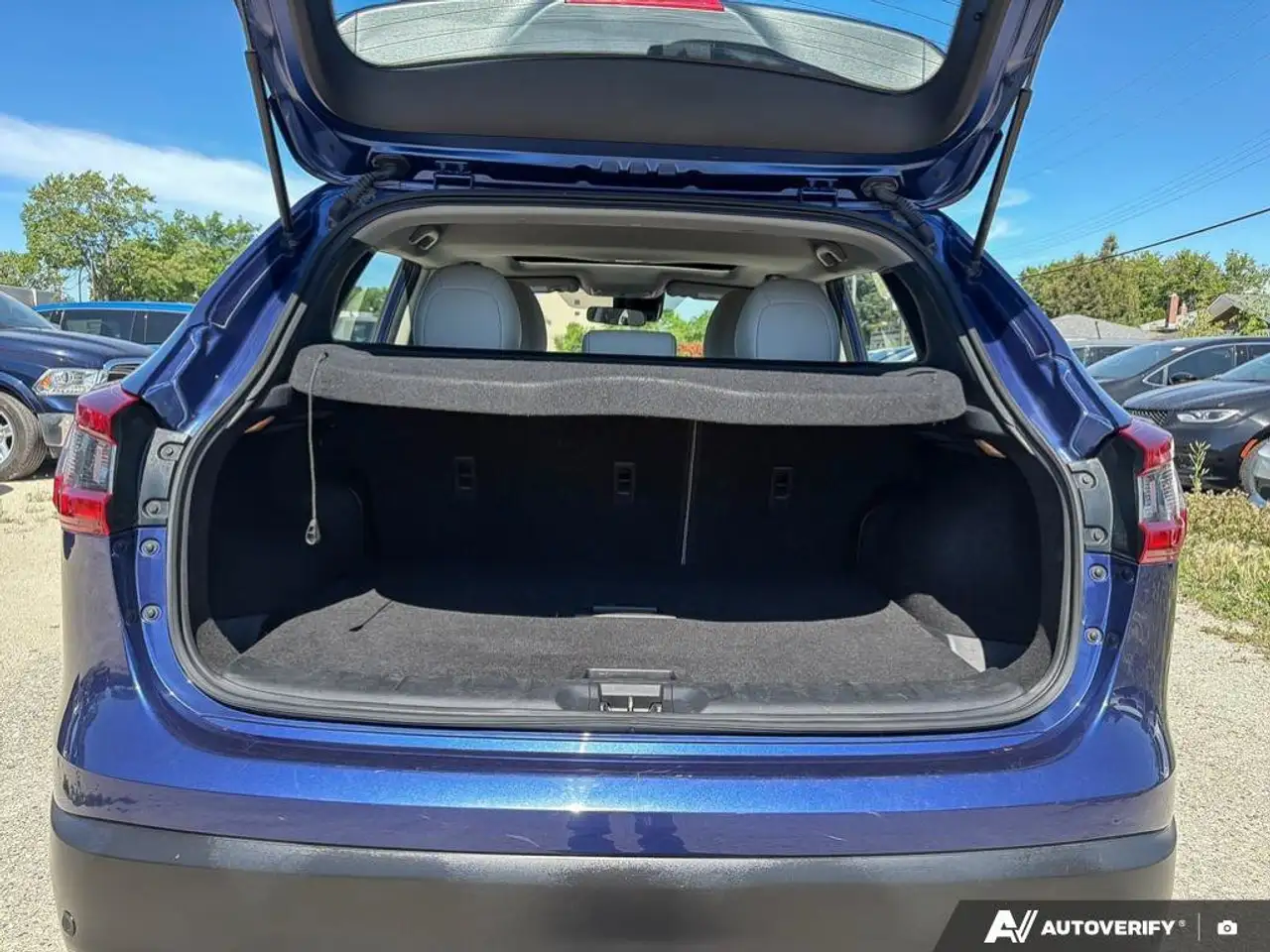 Nissan Qashqai снимка Nissan Qashqai