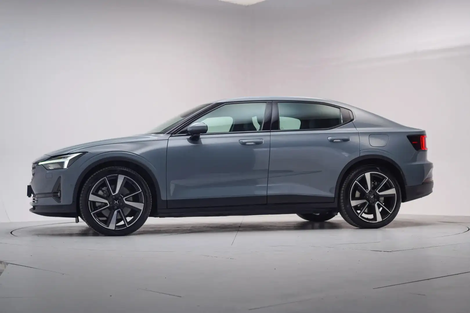 Polestar 2 Long Range Dual Motor Launch Edition 78kWh [ Panor Gris - 2