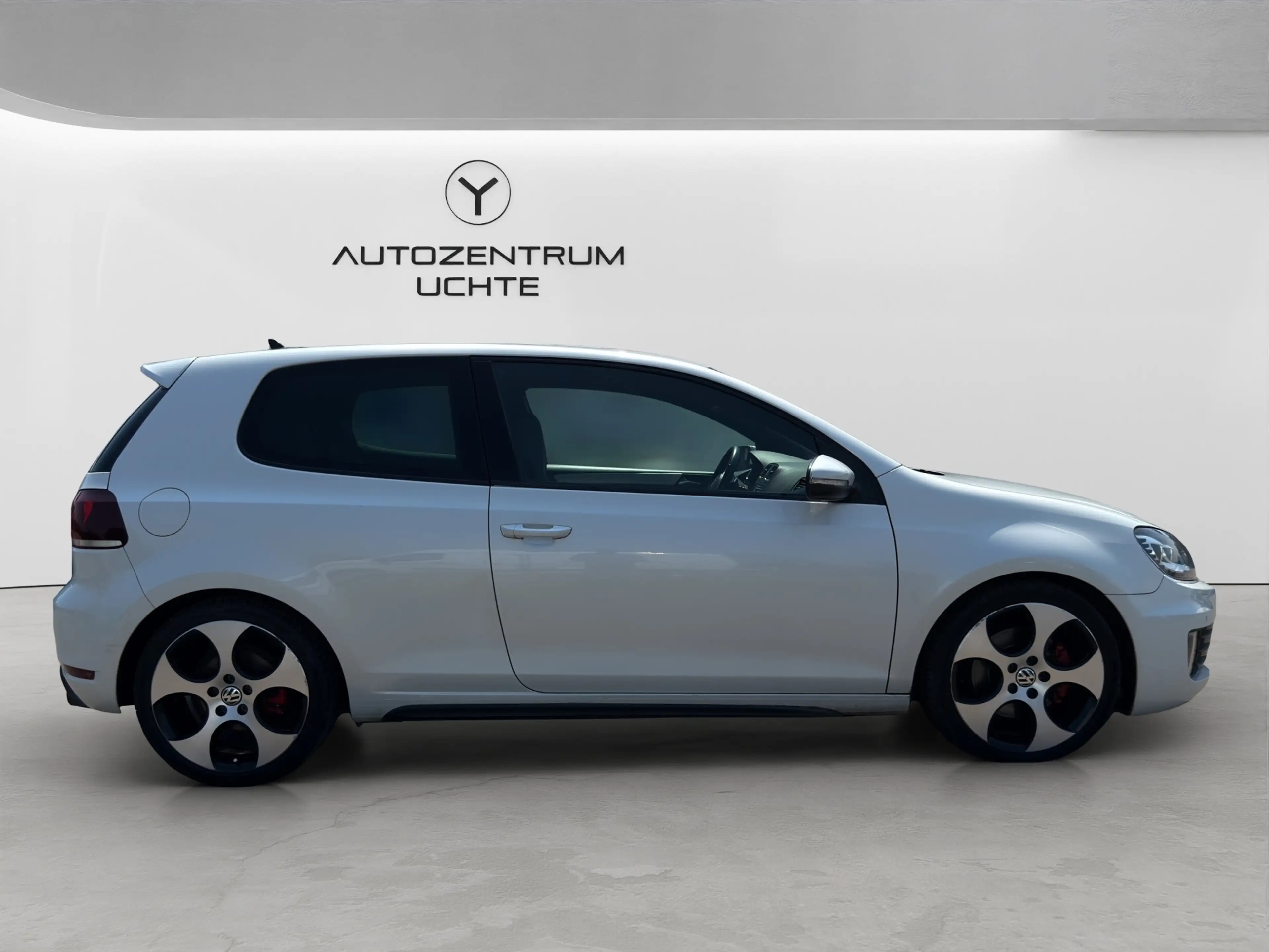 Volkswagen Golf GTI GTI adidas /XENON/SITZHEIZ/NAVI — photo 8