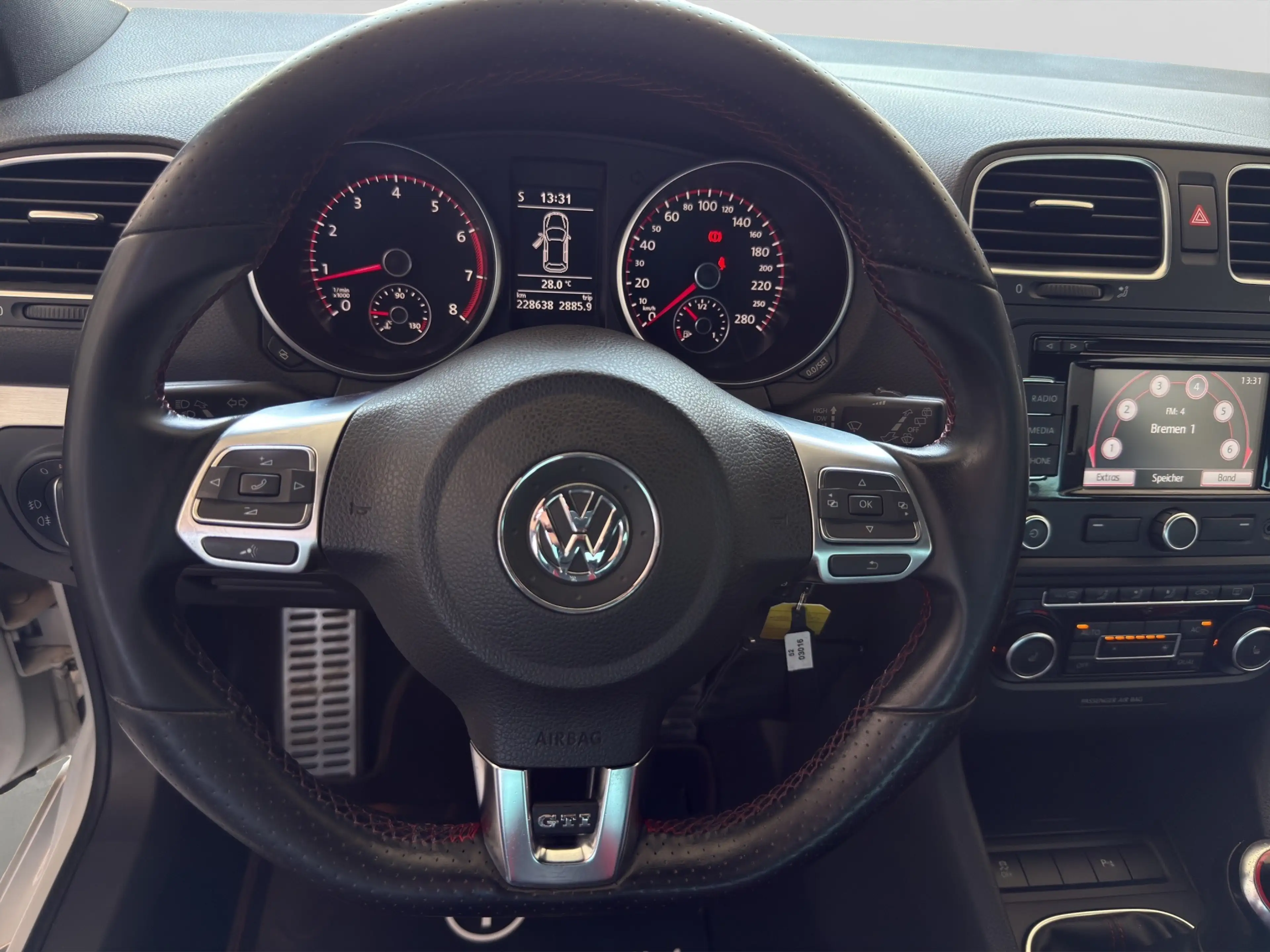 Volkswagen Golf GTI GTI adidas /XENON/SITZHEIZ/NAVI — photo 10