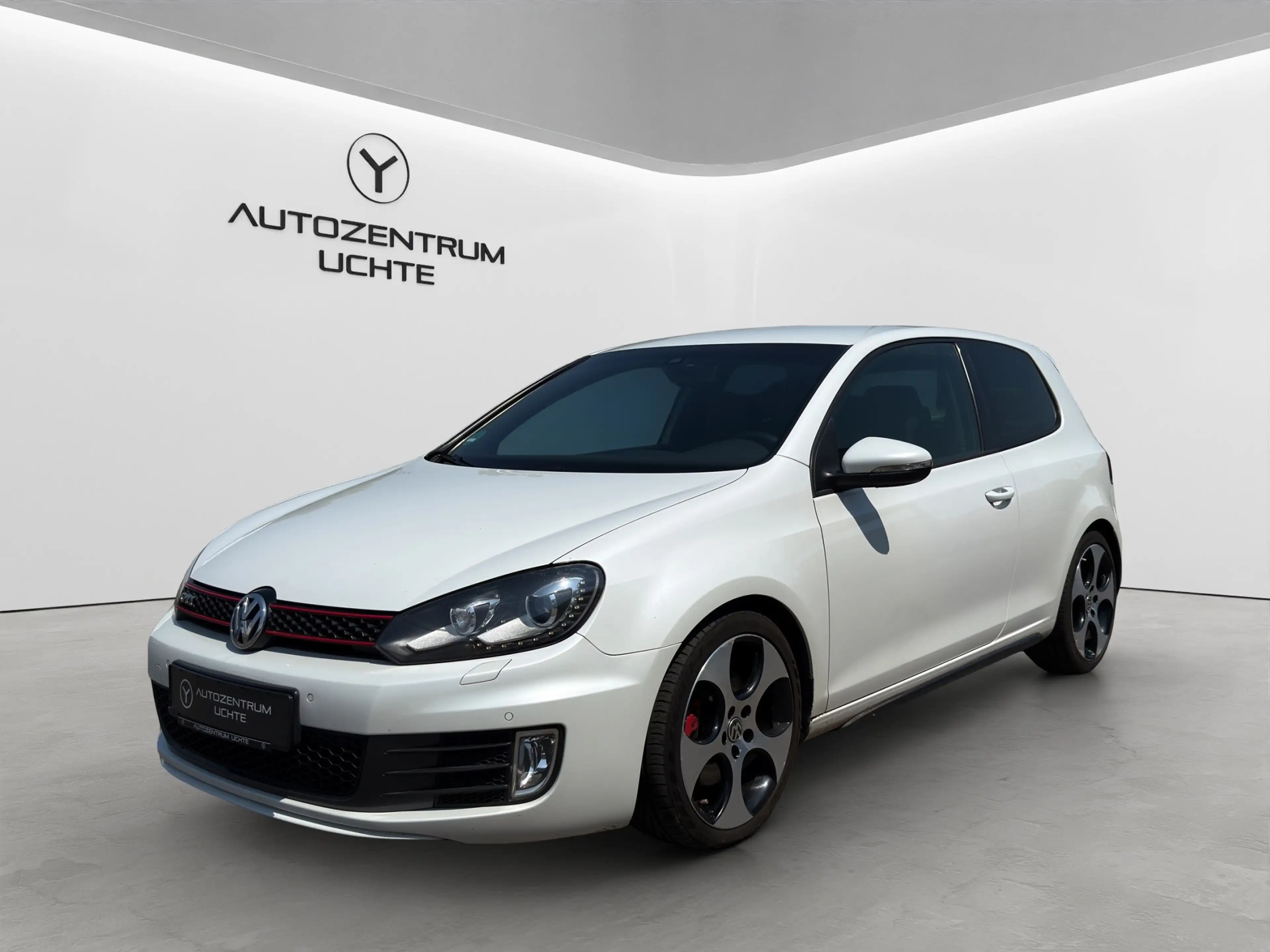 Volkswagen Golf GTI GTI adidas /XENON/SITZHEIZ/NAVI — photo 2