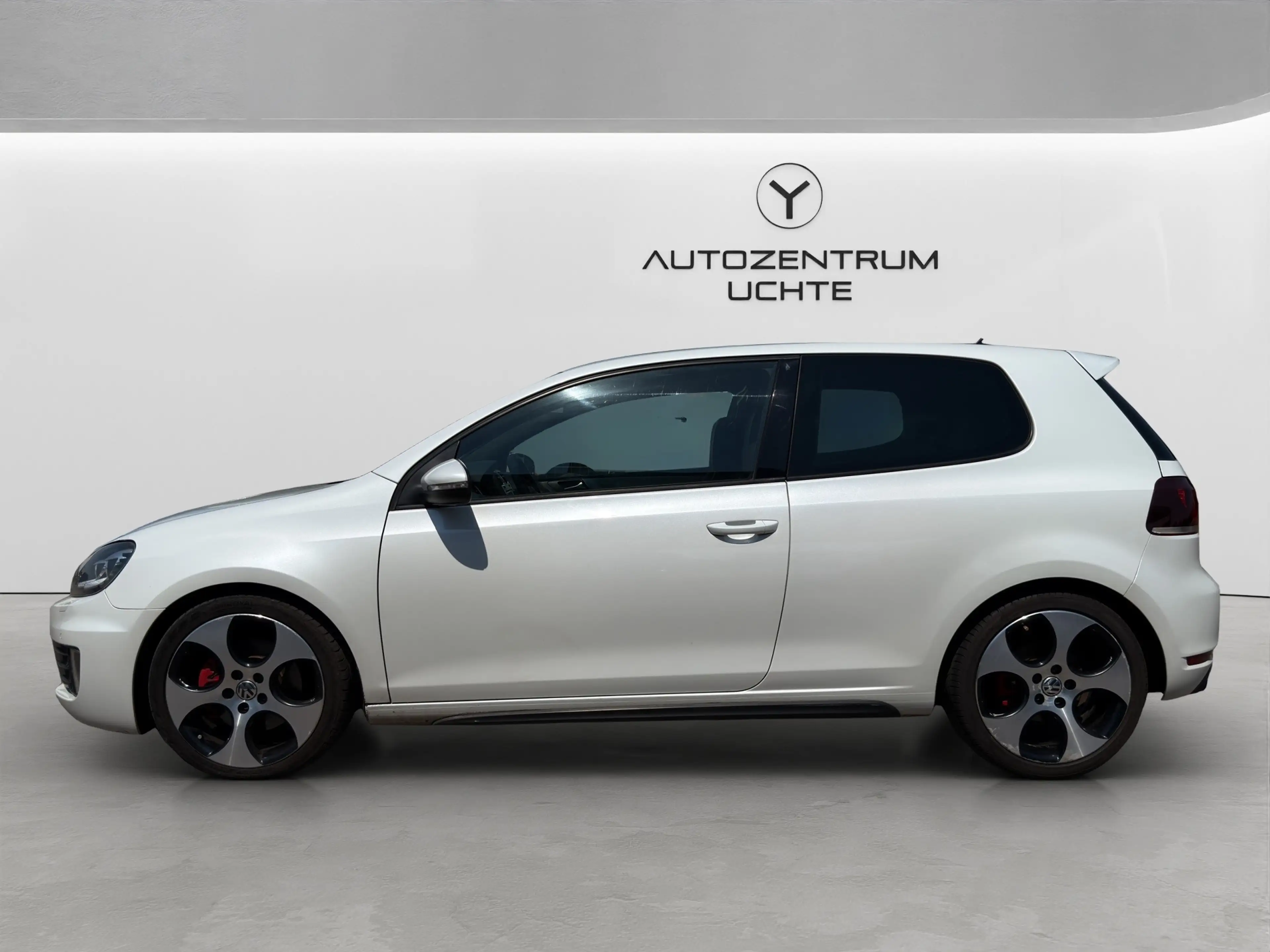 Volkswagen Golf GTI GTI adidas /XENON/SITZHEIZ/NAVI — photo 4