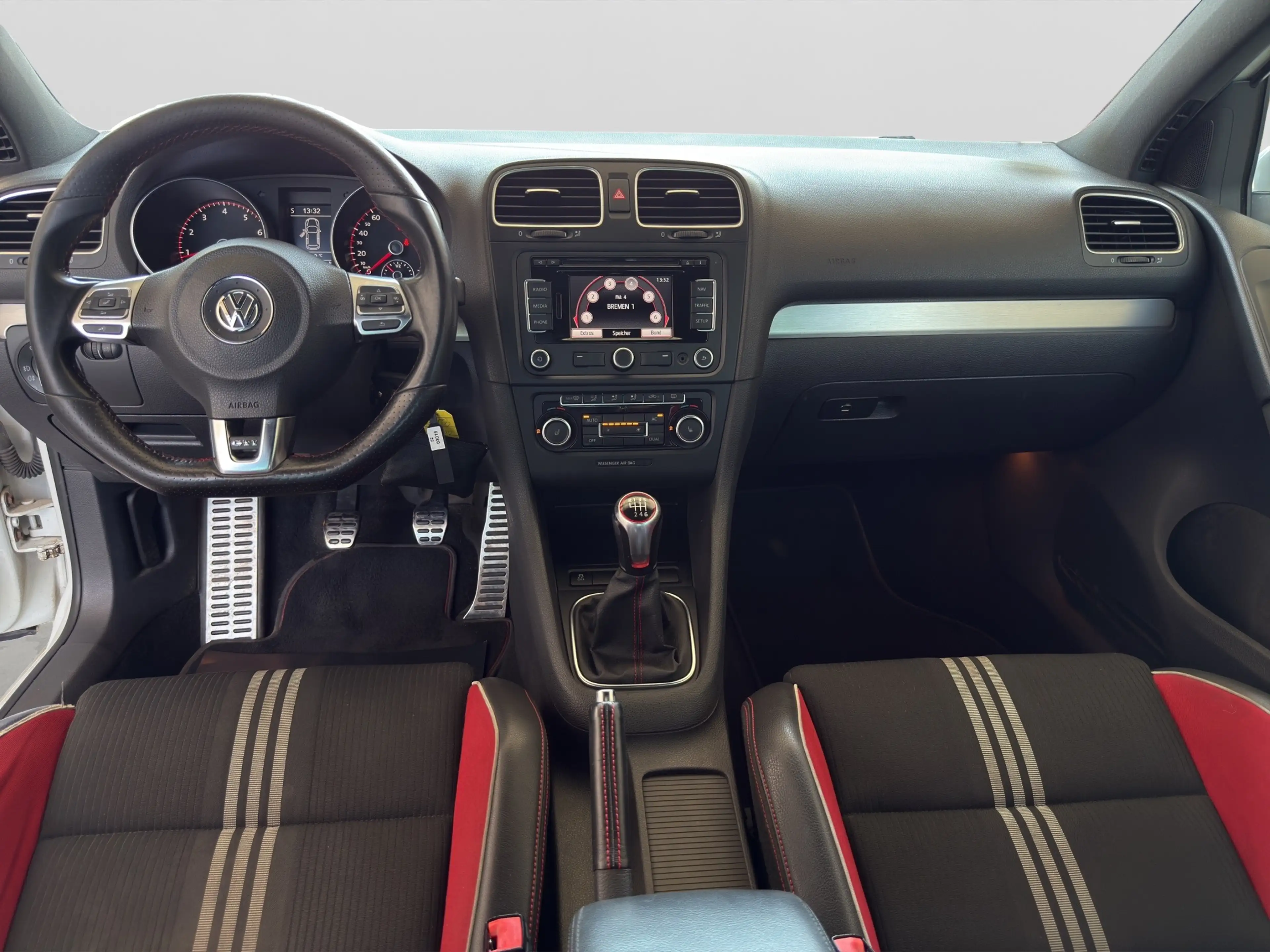 Volkswagen Golf GTI GTI adidas /XENON/SITZHEIZ/NAVI — photo 14