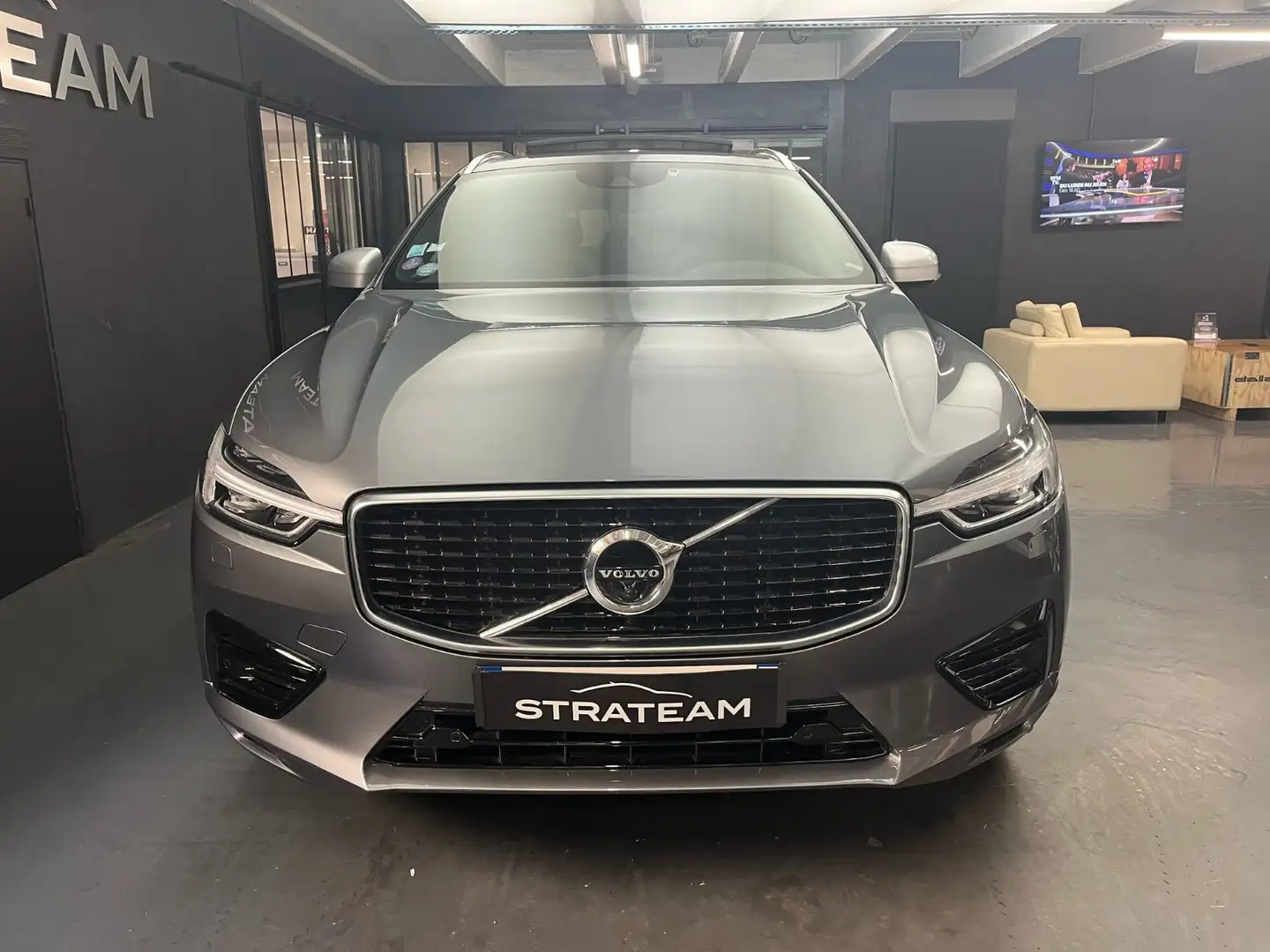 Volvo XC60 T8 390 R-Design Drive Geartronic Grijs - 2