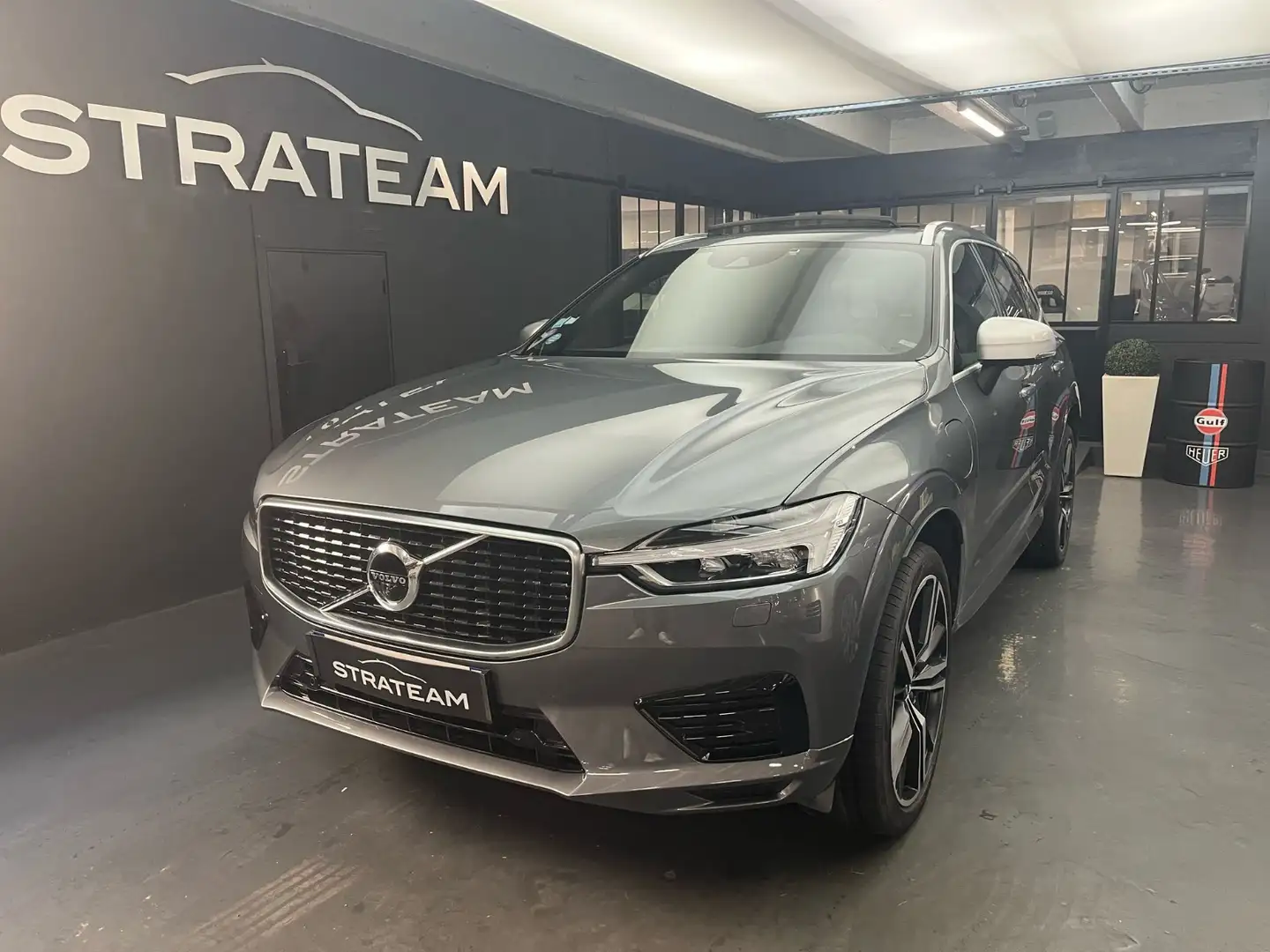 Volvo XC60 T8 390 R-Design Drive Geartronic Grijs - 1