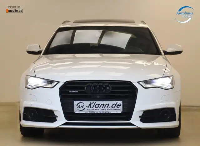 Audi A6 Avant view 2