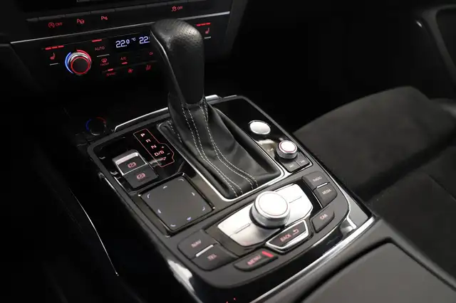 Audi A6 Avant view 18