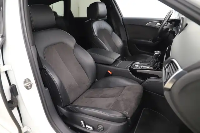 Audi A6 Avant view 10