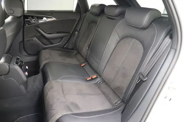 Audi A6 Avant view 11