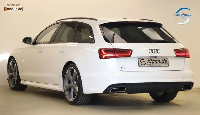 Audi A6 Avant view 6