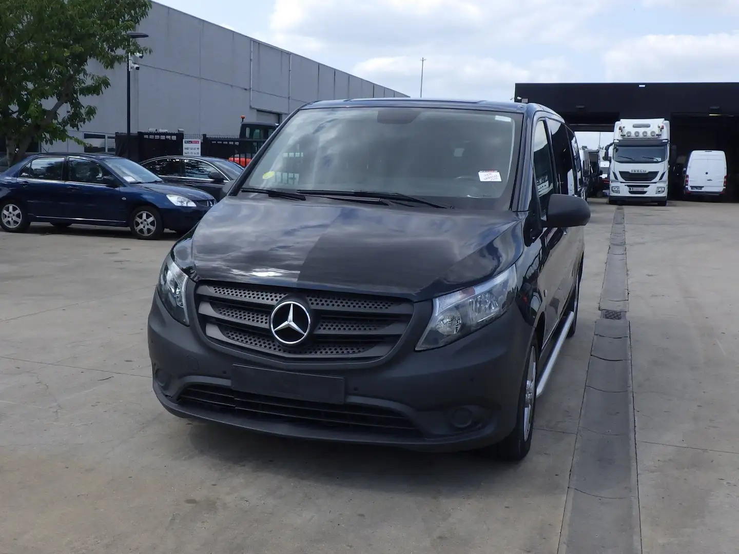 Mercedes-Benz Vito Tourer 114 CDI (Stock ID 11351) Black - 1