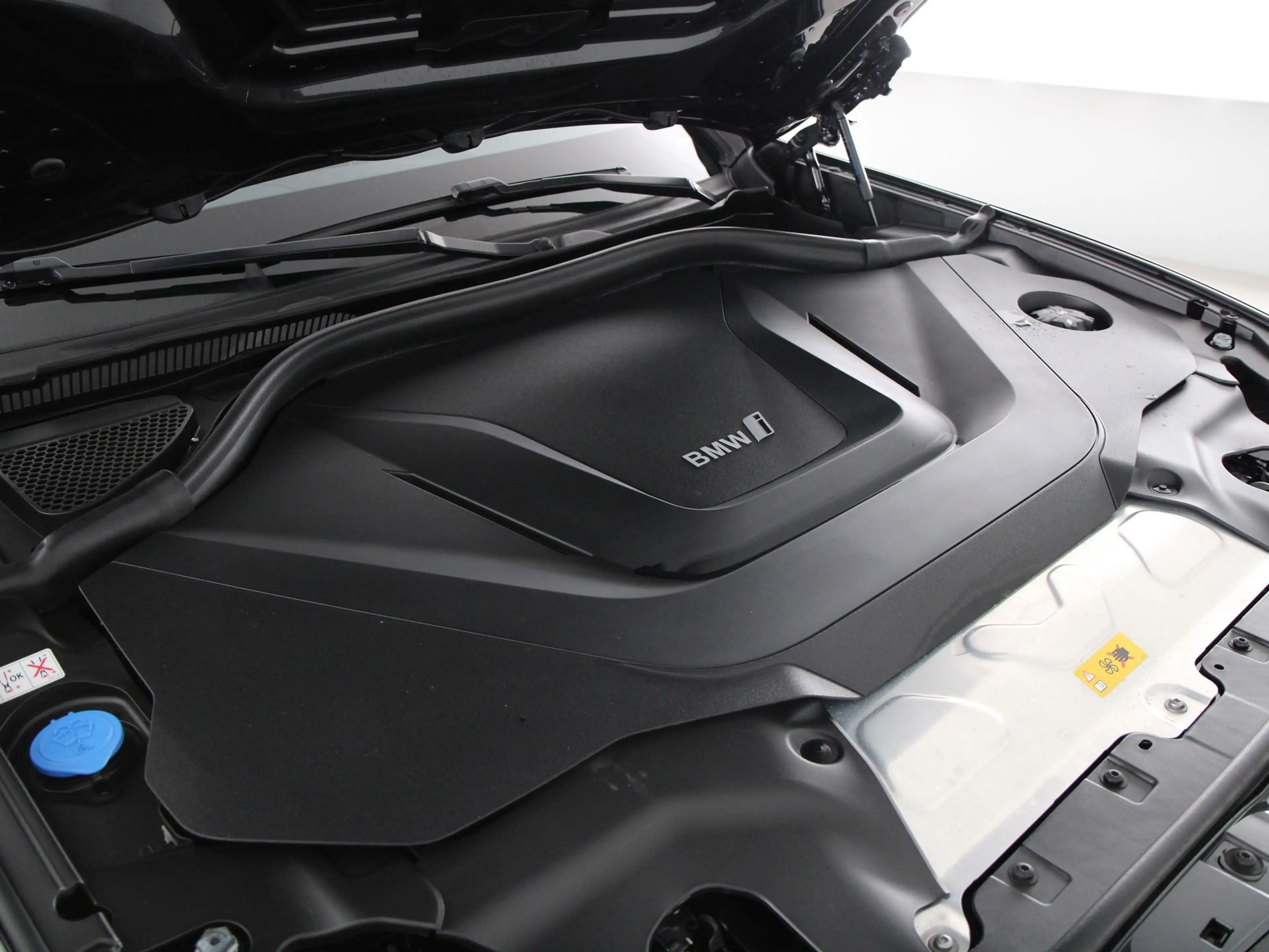 BMW iX3 Executive SoH 99% — photo 10