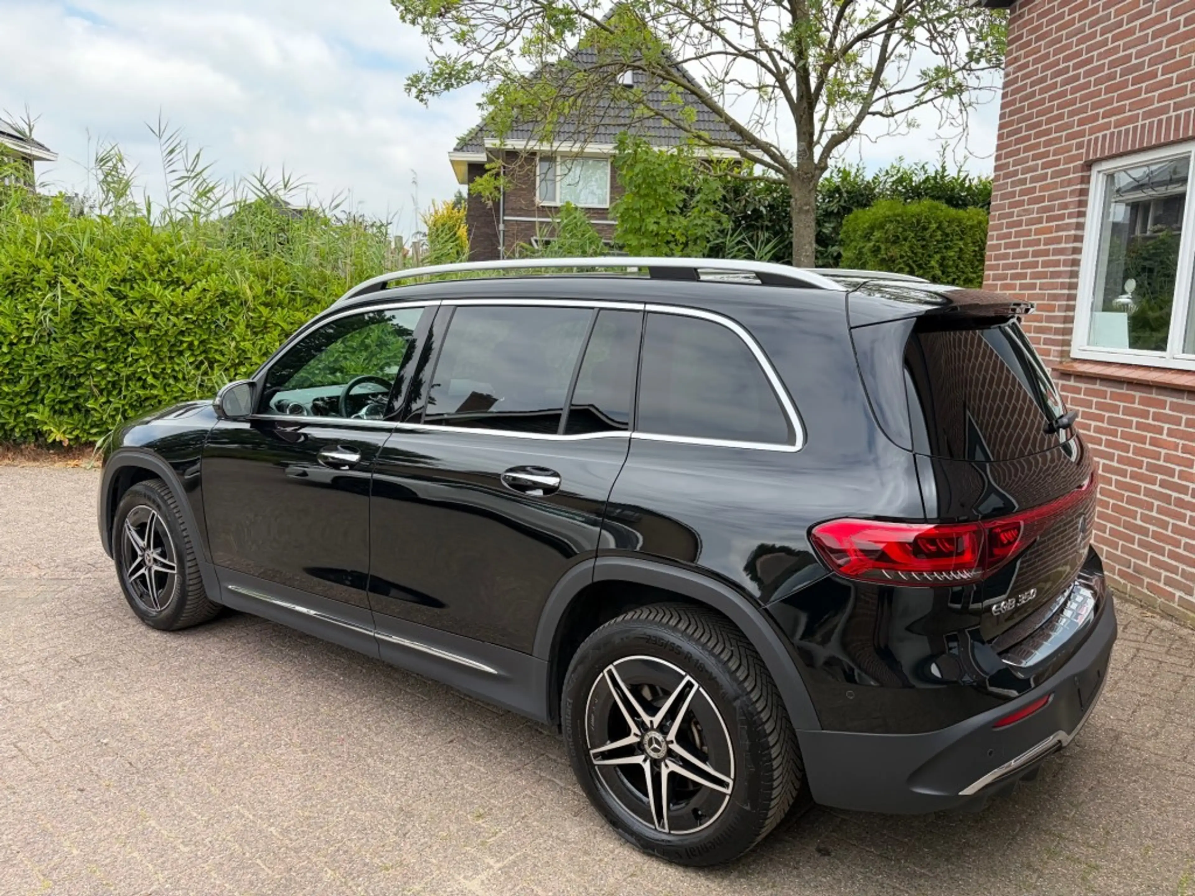 Mercedes-Benz EQB 350 AMG 4matic SOH 98% 7 zits — photo 4