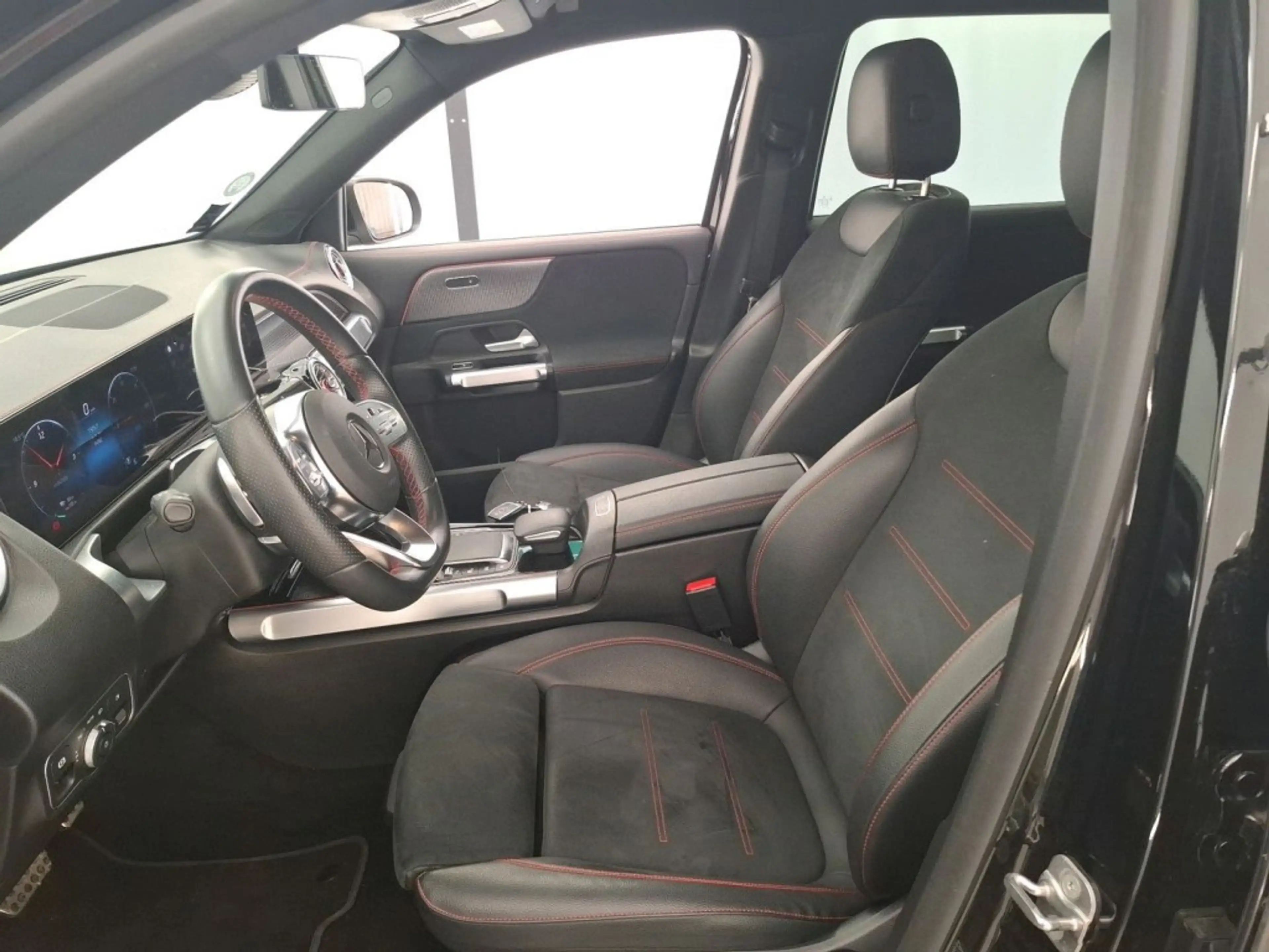 Mercedes-Benz EQB 350 AMG 4matic SOH 98% 7 zits — photo 6