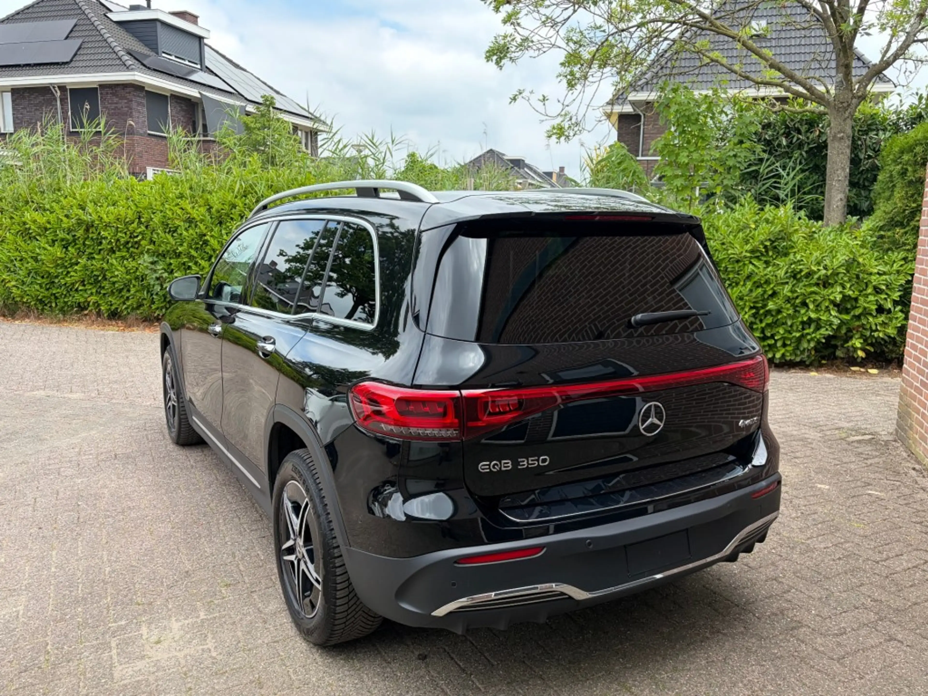 Mercedes-Benz EQB 350 AMG 4matic SOH 98% 7 zits — photo 5