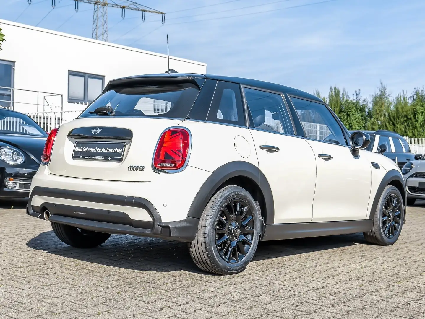 MINI Cooper 5-Türer Autom.+Sportsitz+LED+Apple Car Play+DAB+Am Weiß - 2